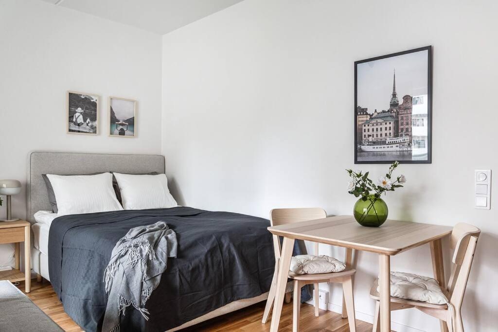 One-Bedroom Apartment photo 1