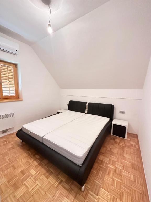 Two-Bedroom Apartment photo 2