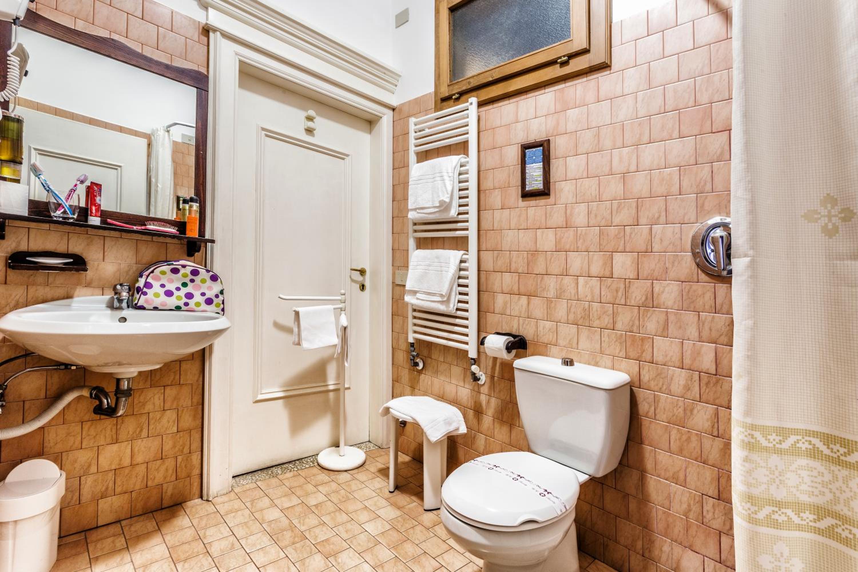 Double or Twin Room photo 2