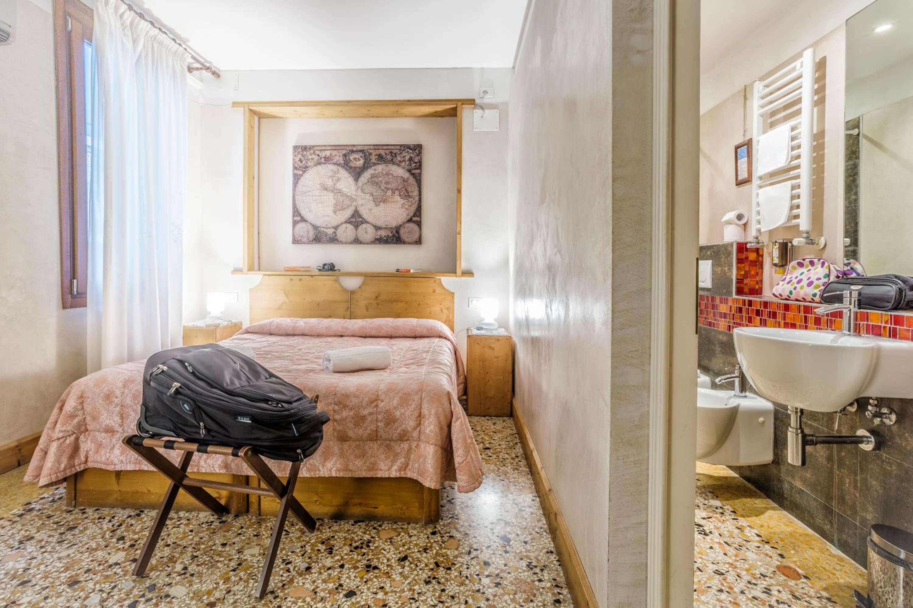 Double or Twin Room photo 1