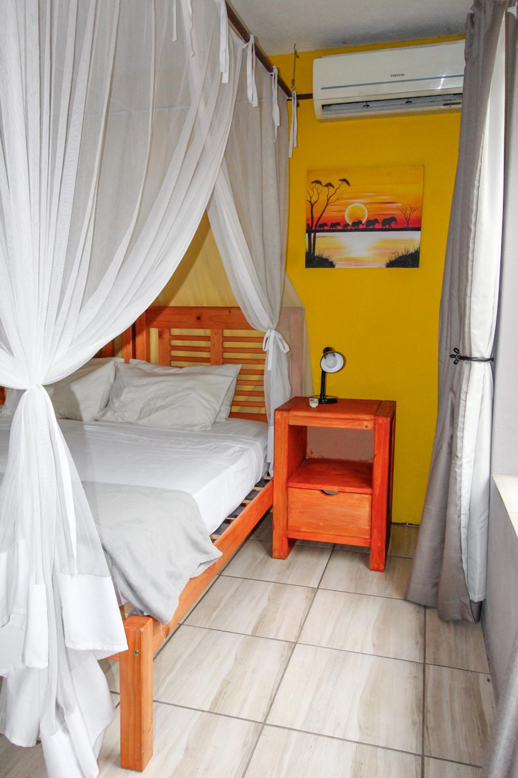 Double Room with Shared Bathroom photo 3