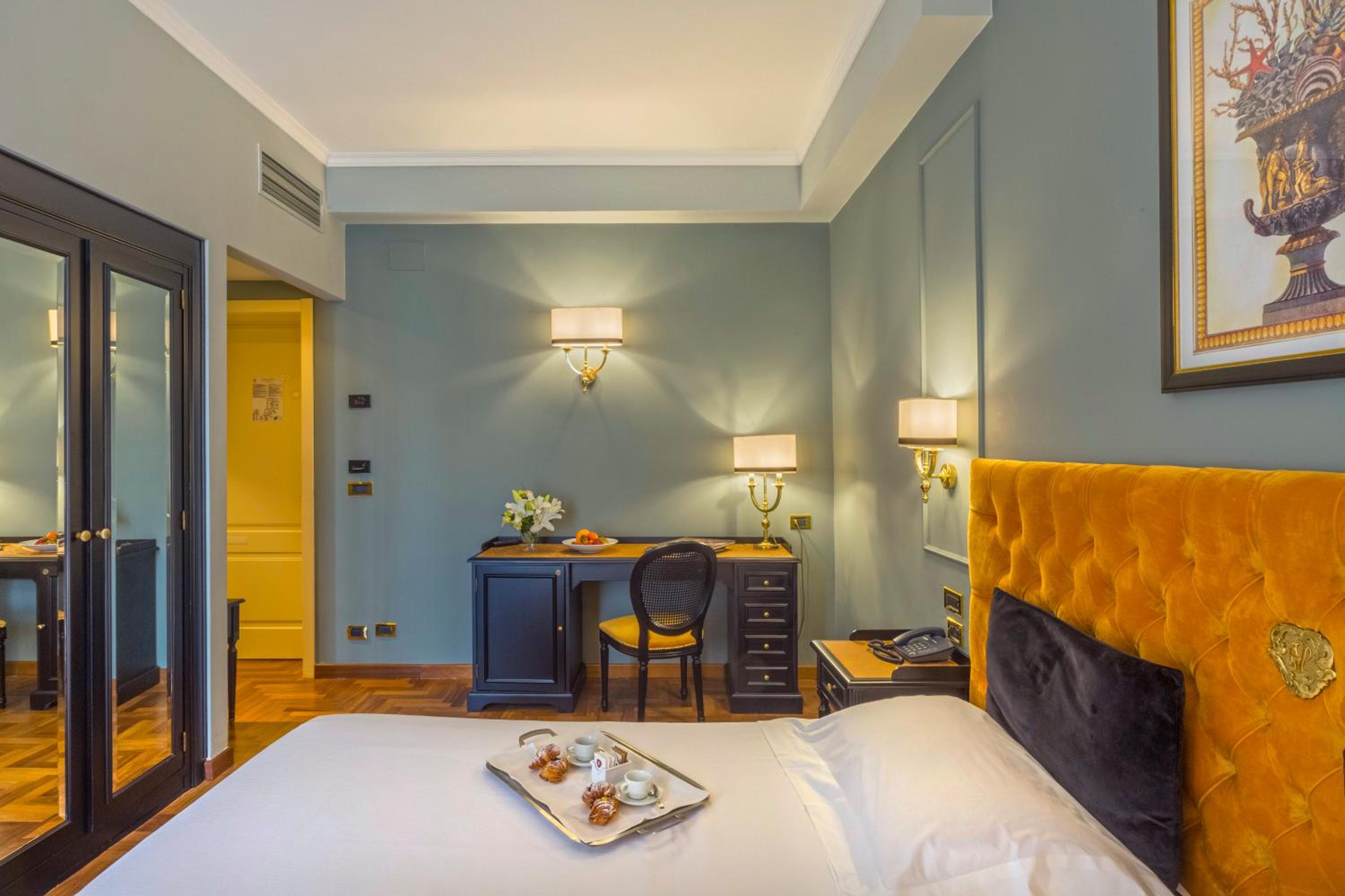 Classic Double or Twin Room - Photo 4