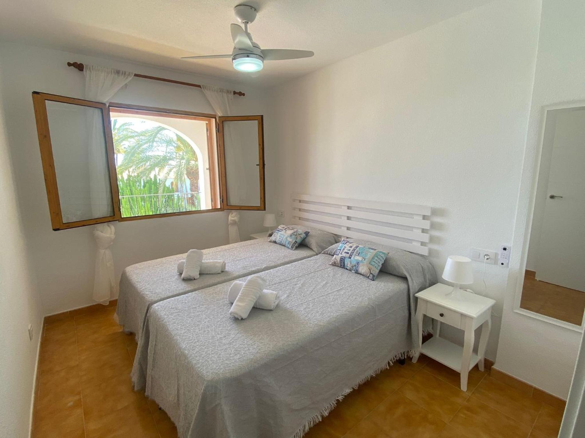 Apartamento con vista a la piscina