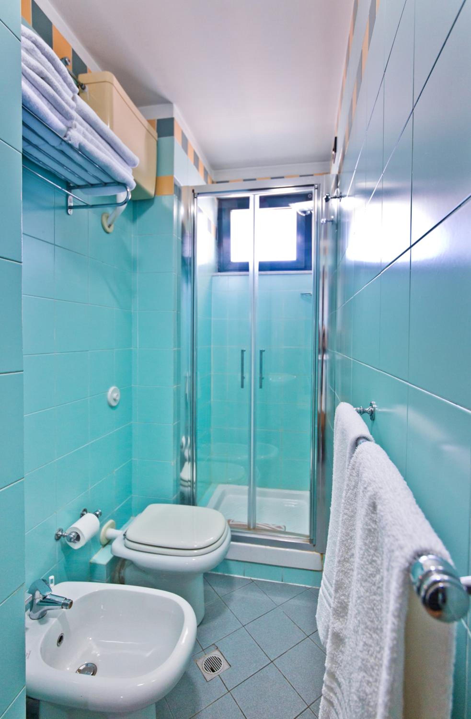 Triple Room - Photo 12