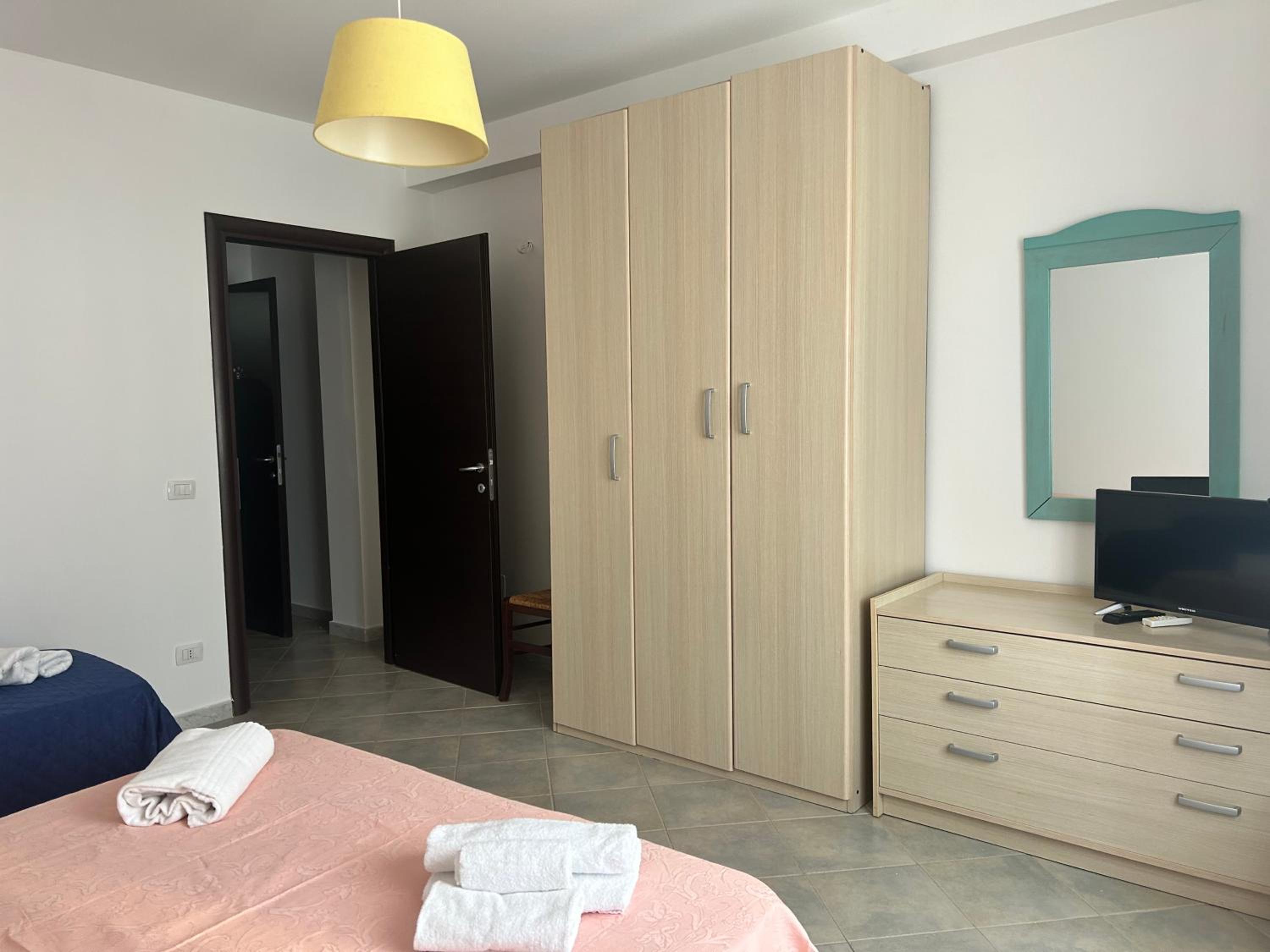 Large Double Room photo 1