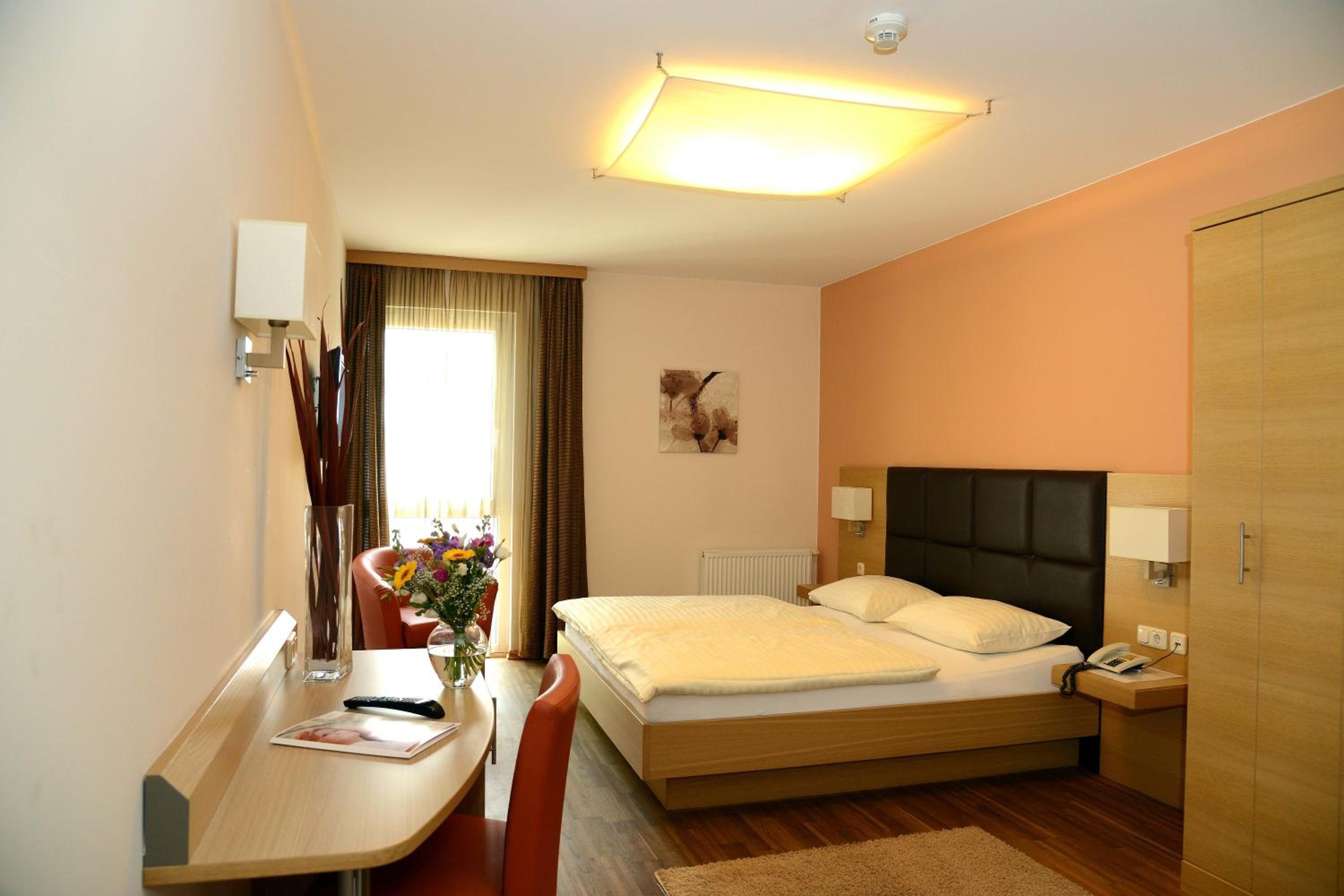 Double Room - Photo 1