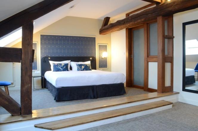 Attic Family Room - Photo 1