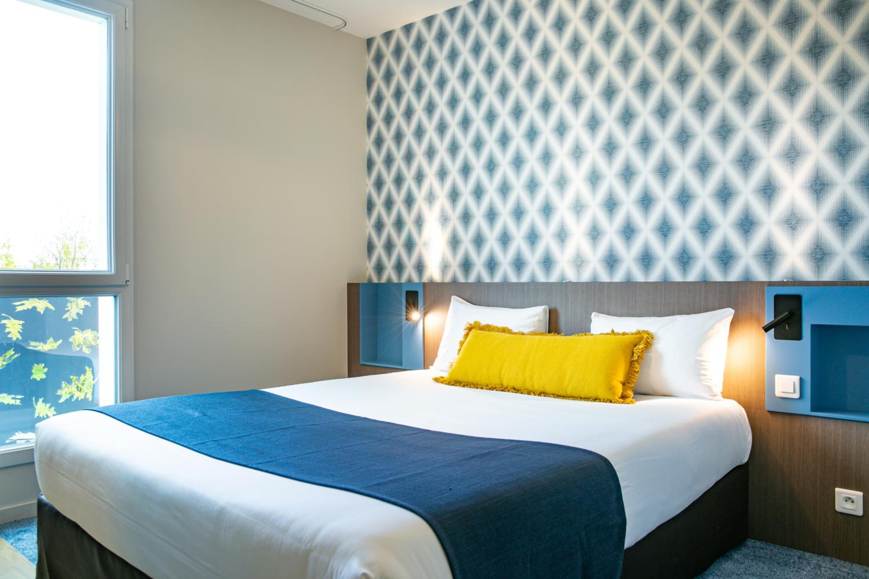 Standard Double Room - Photo 8