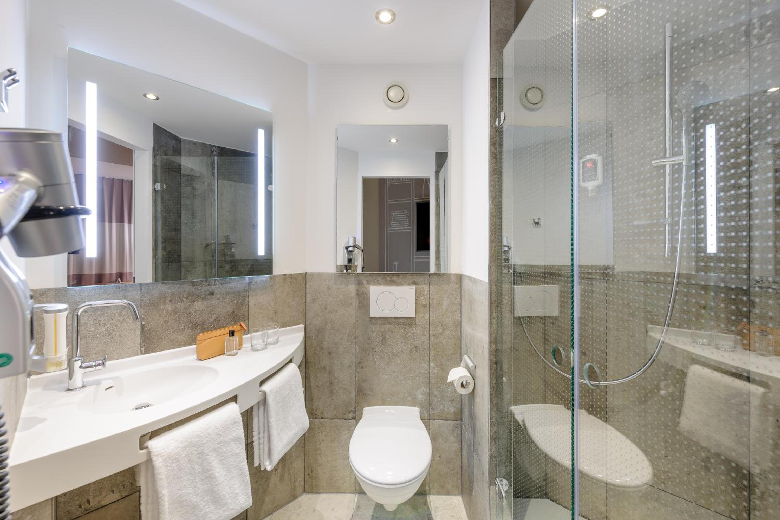 Standard Double Room - Photo 5
