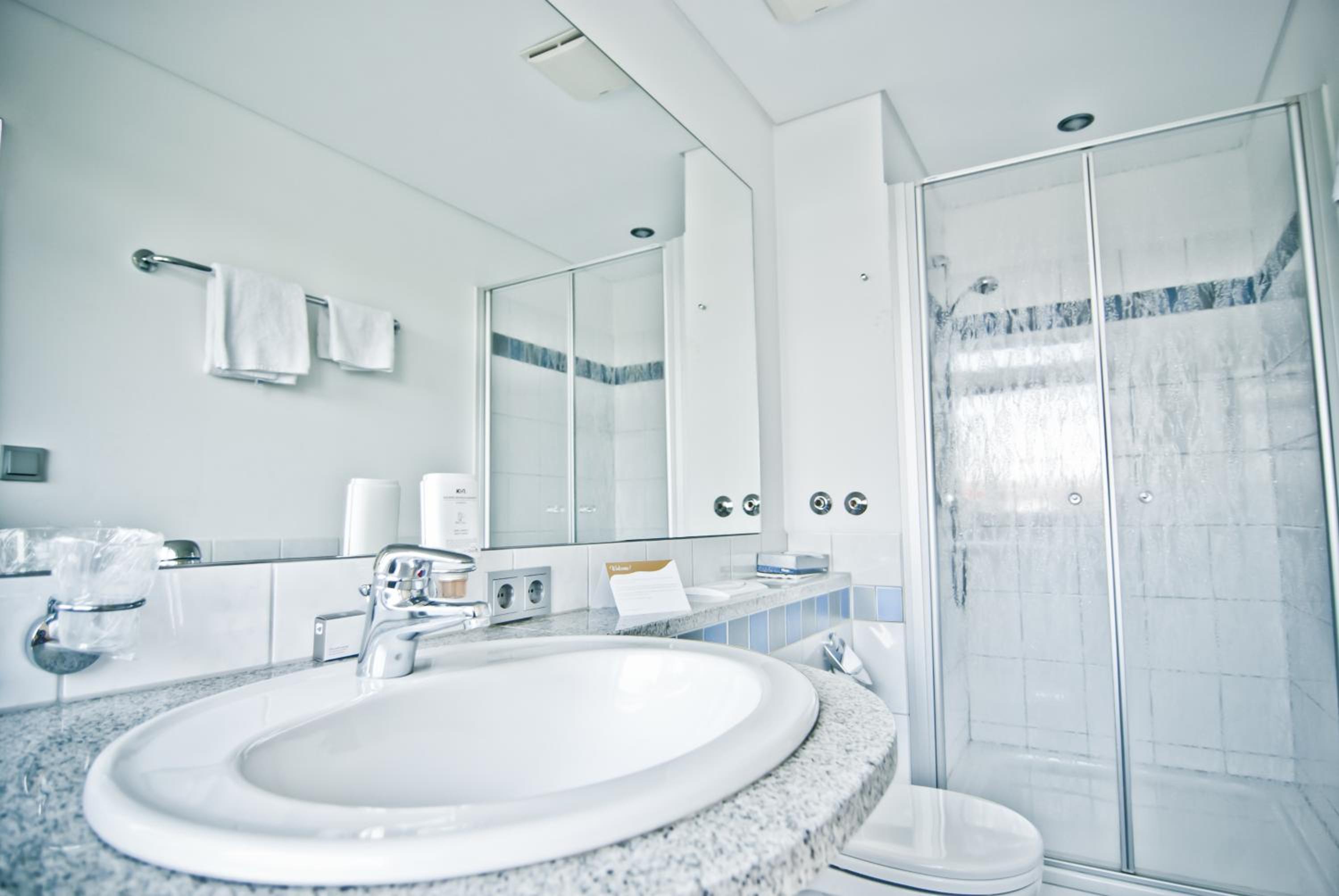 Standard Double Room - Photo 4