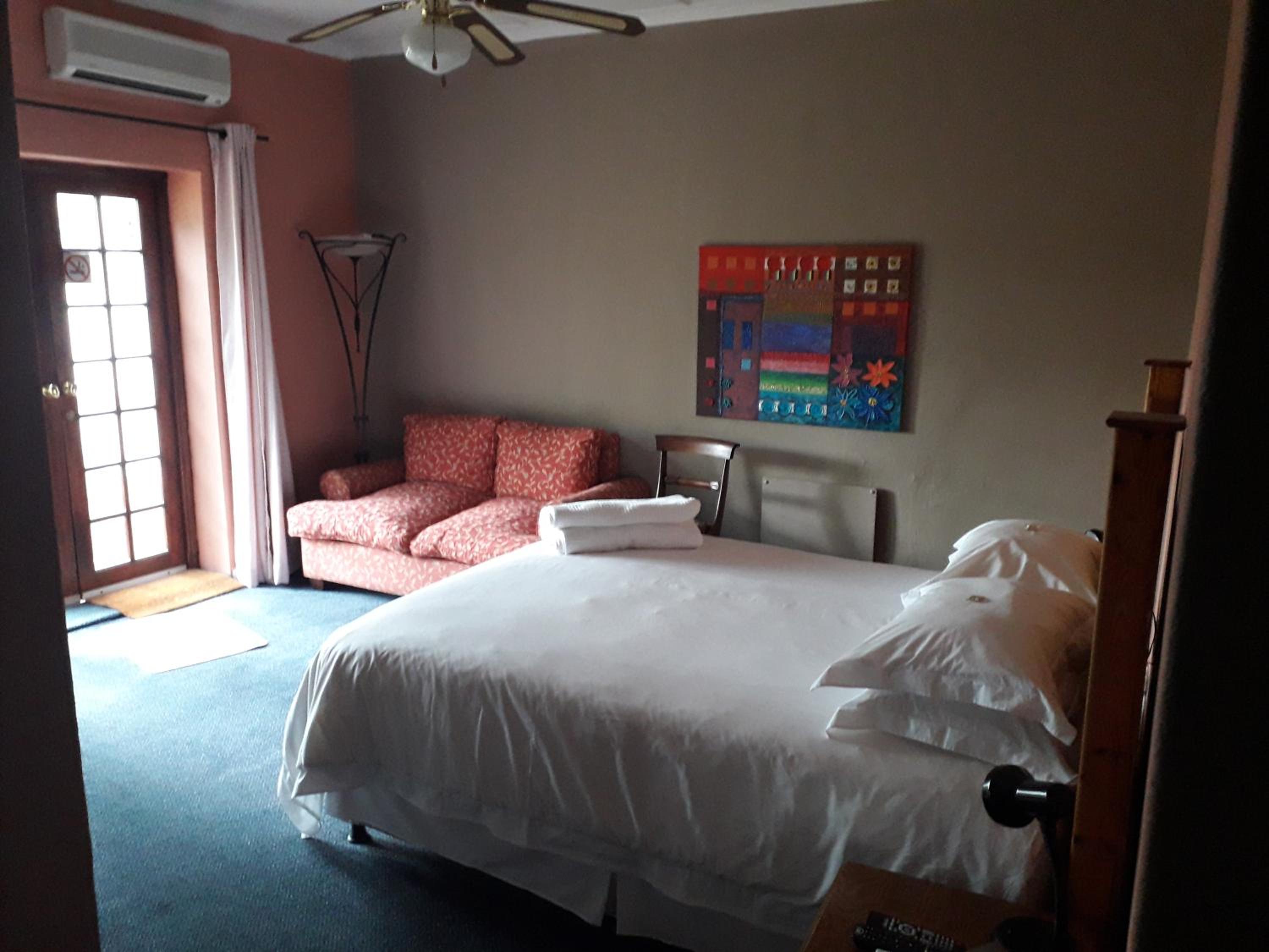 Queen Room photo 3
