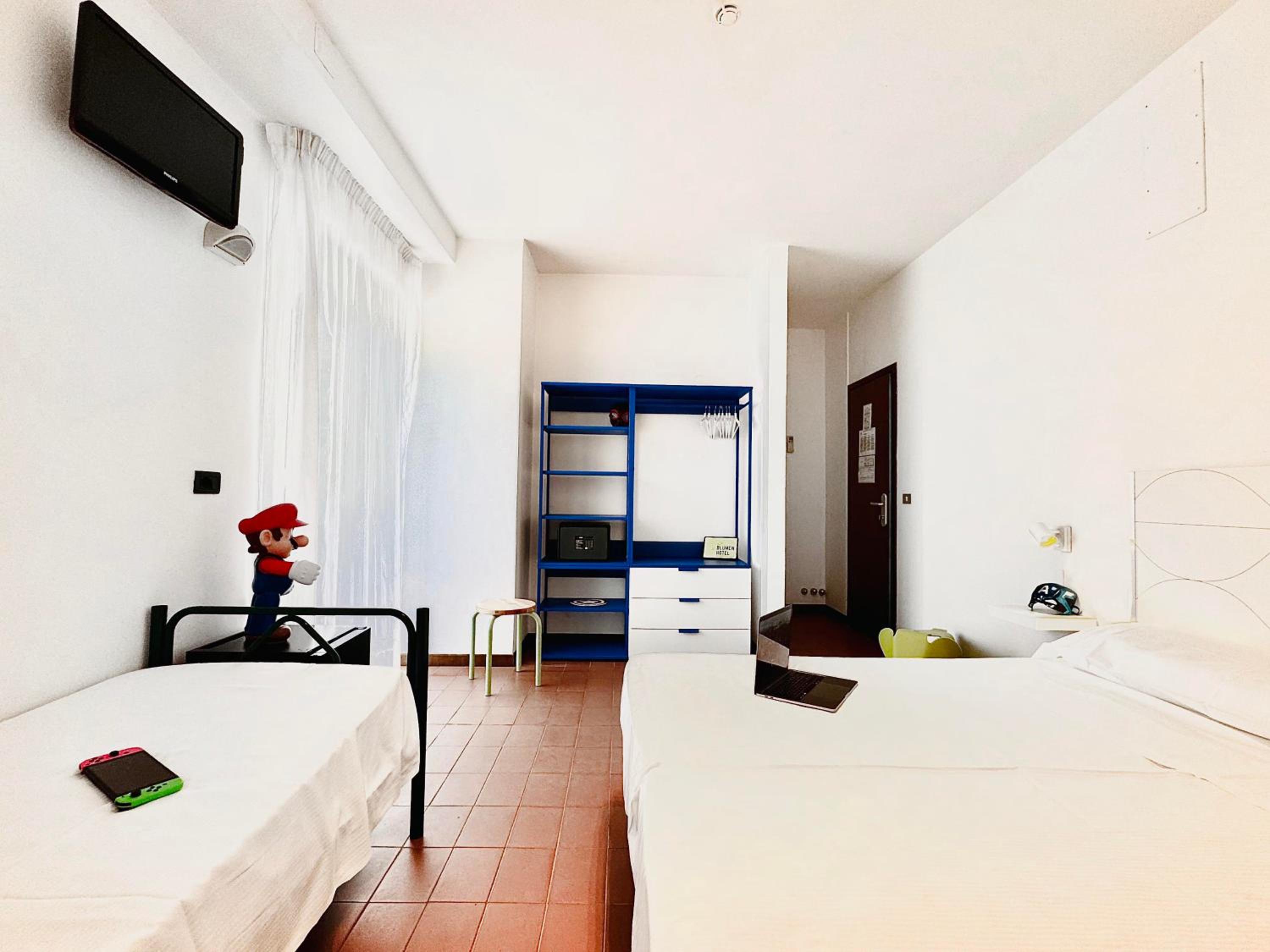 Standard Family Room - Photo 6