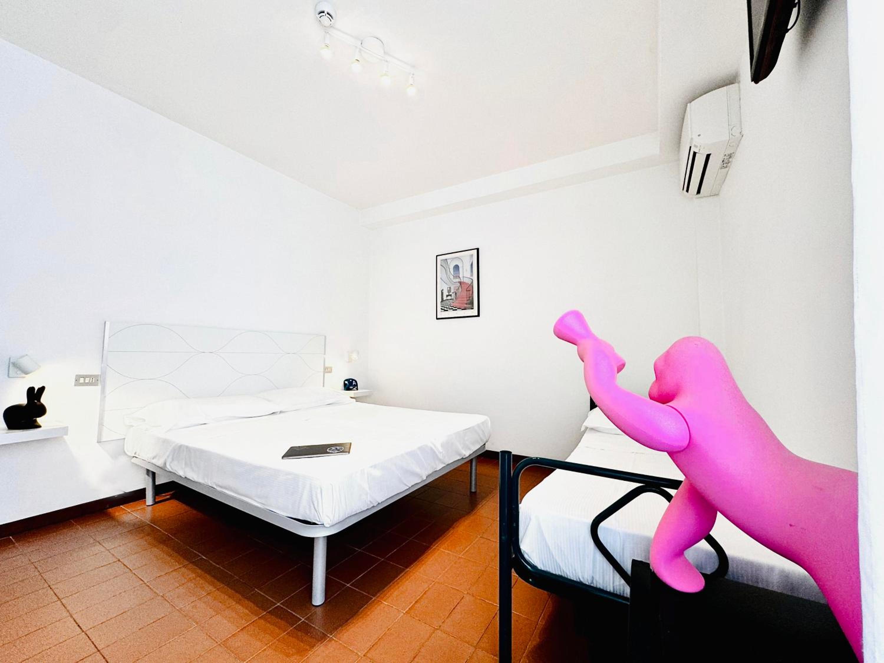 Standard Family Room - Photo 4