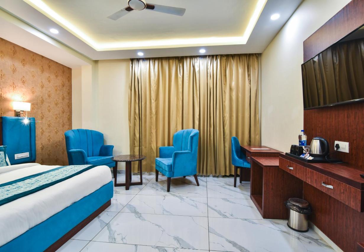 King Room With Balcony photo 3