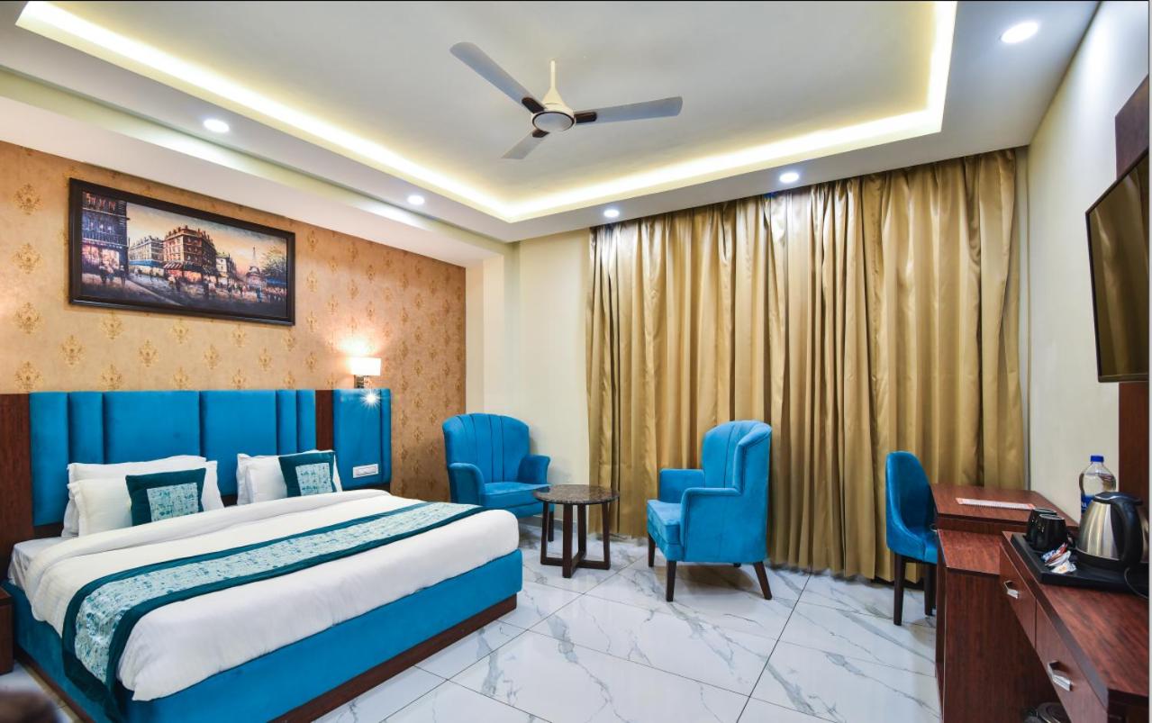King Room With Balcony photo 2