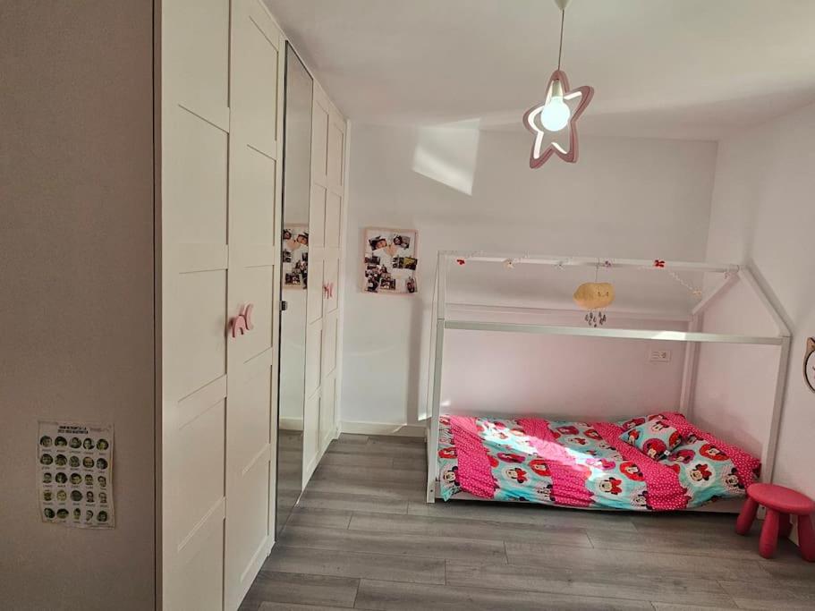 Casa de cuatro habitaciones