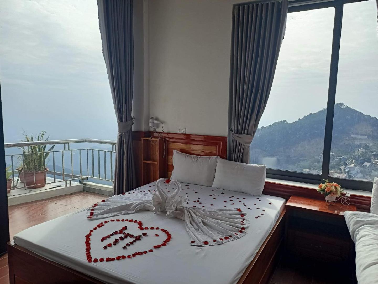 Deluxe Single Room with Balcony photo 3