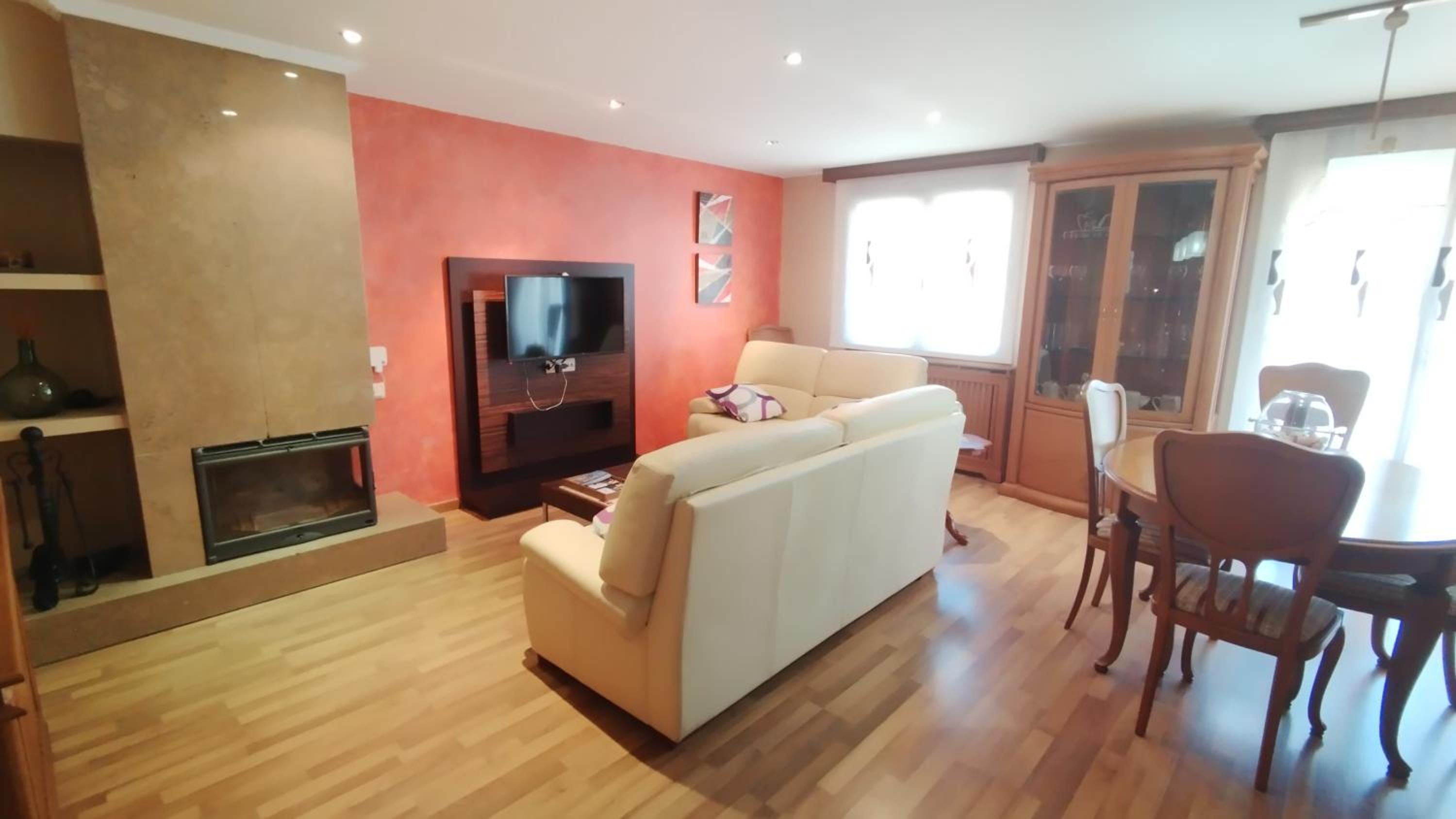 Four-Bedroom House photo 3