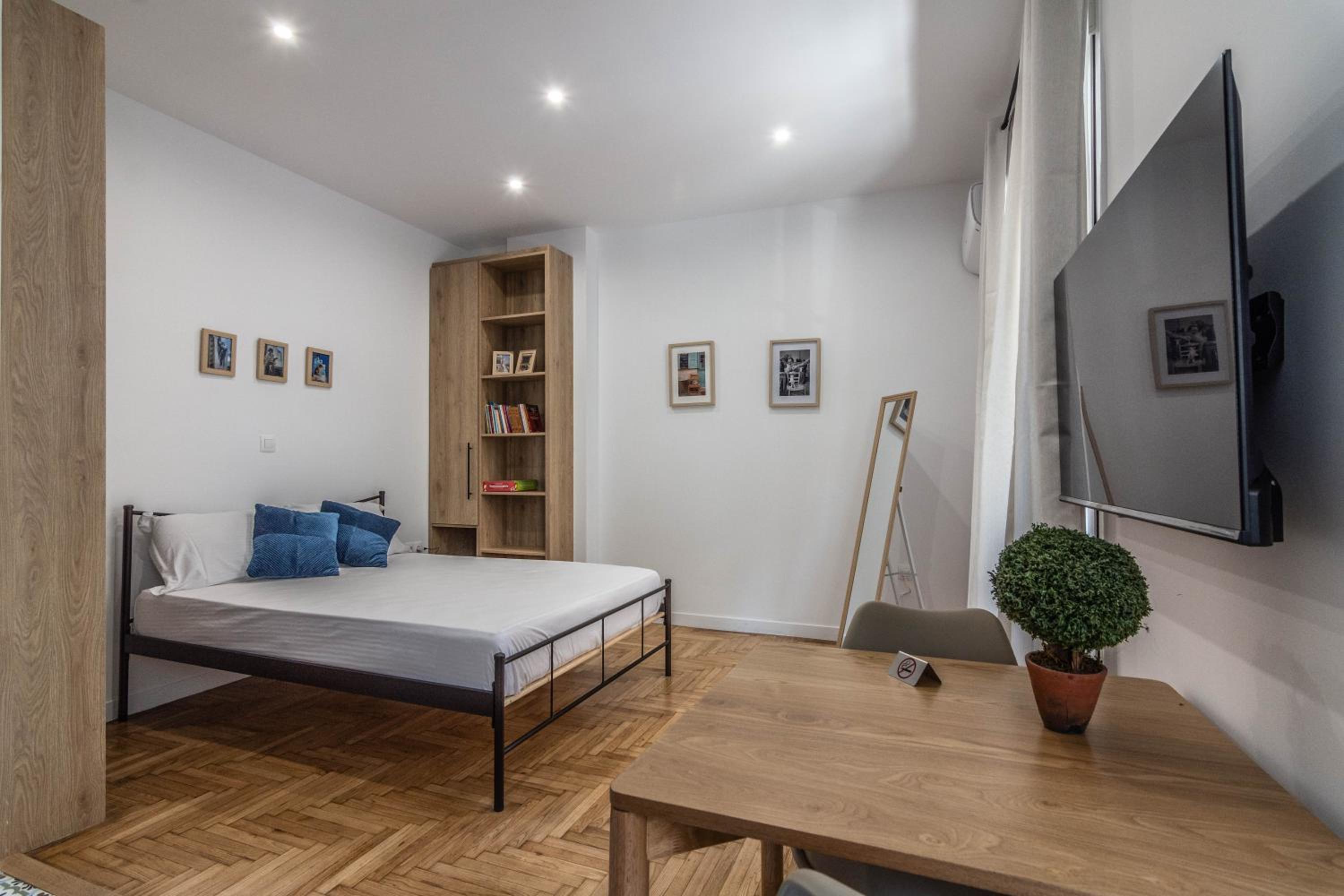 Apartment with Balcony