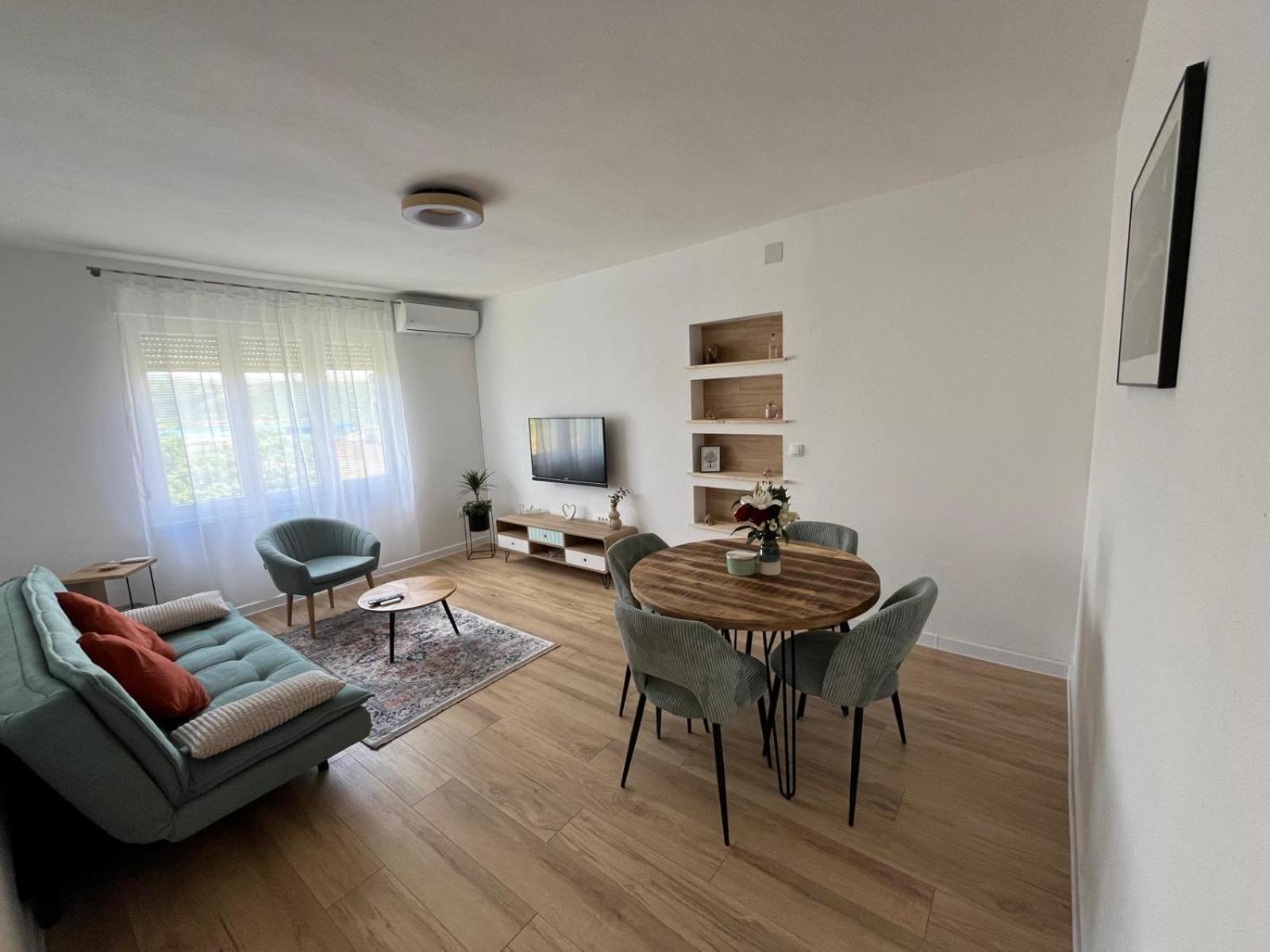 One-Bedroom Apartment photo 2