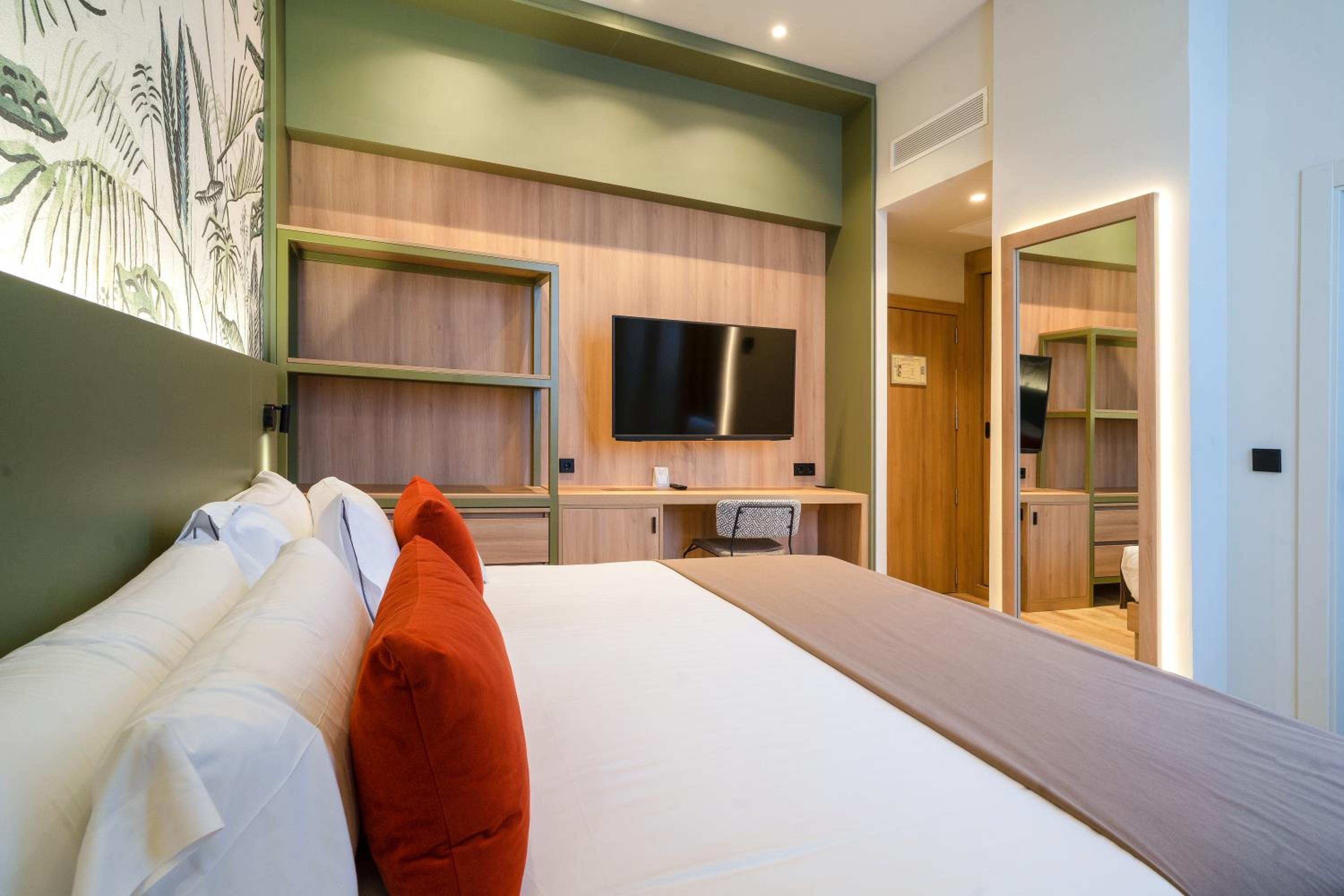 Premium Double Room - Photo 3