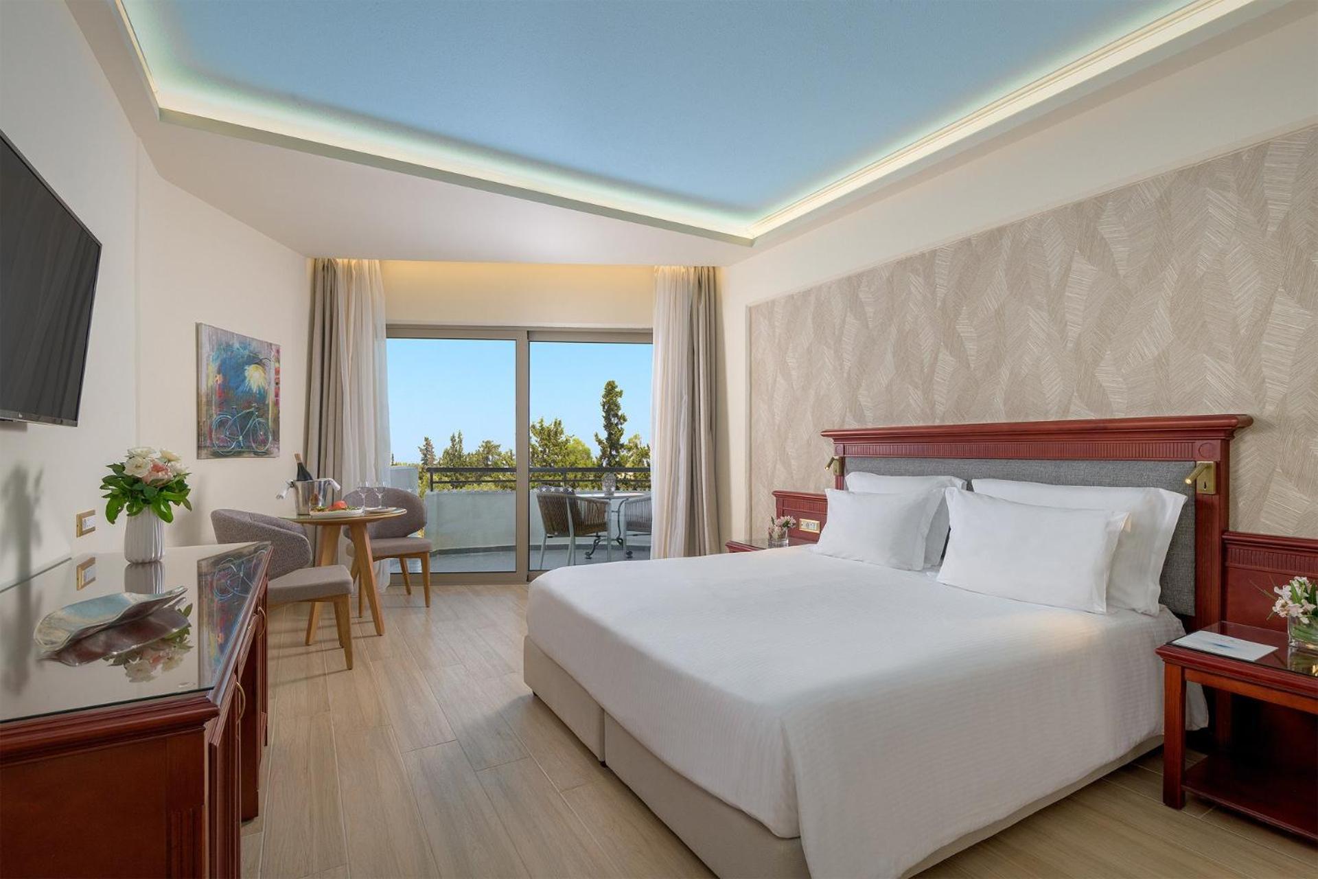 Family Suite with Partial Sea View (2-4 People) 