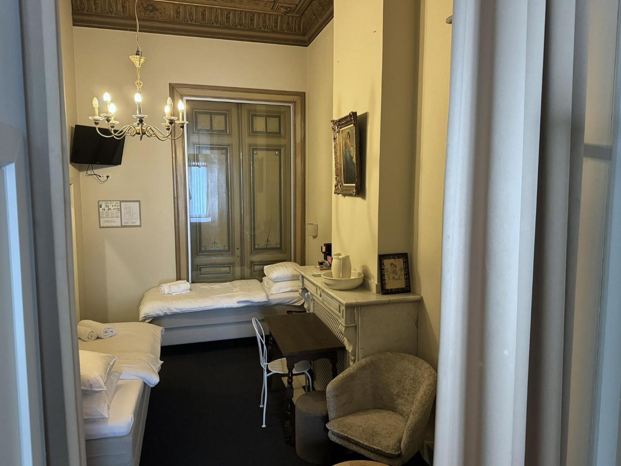 Standard Quadruple Room - Photo 4