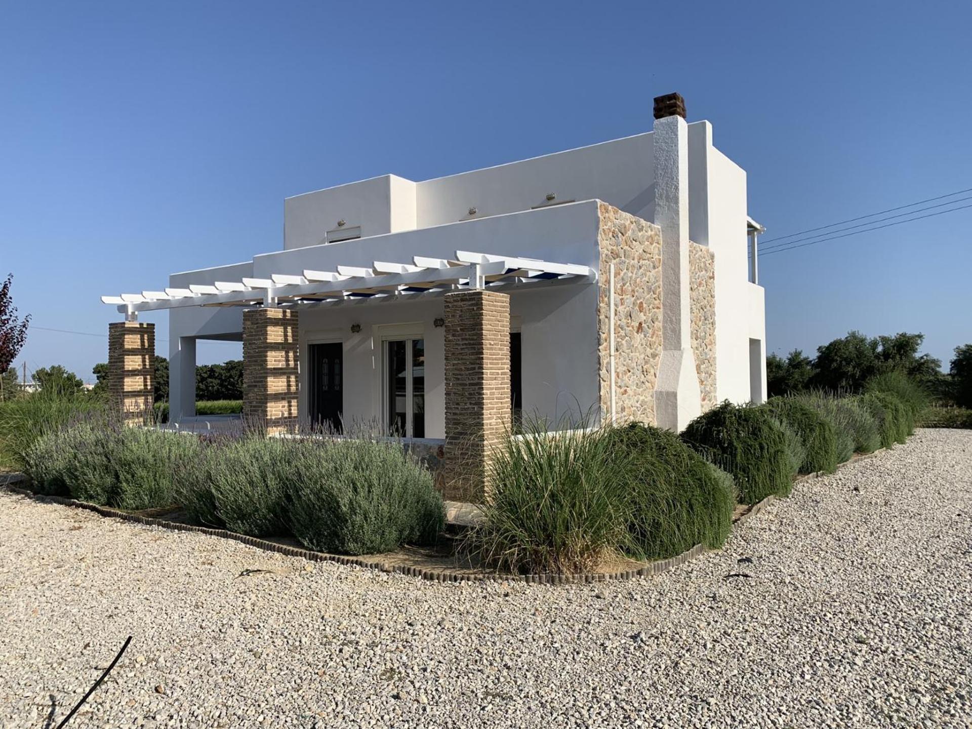 Three-Bedroom Villa photo 3