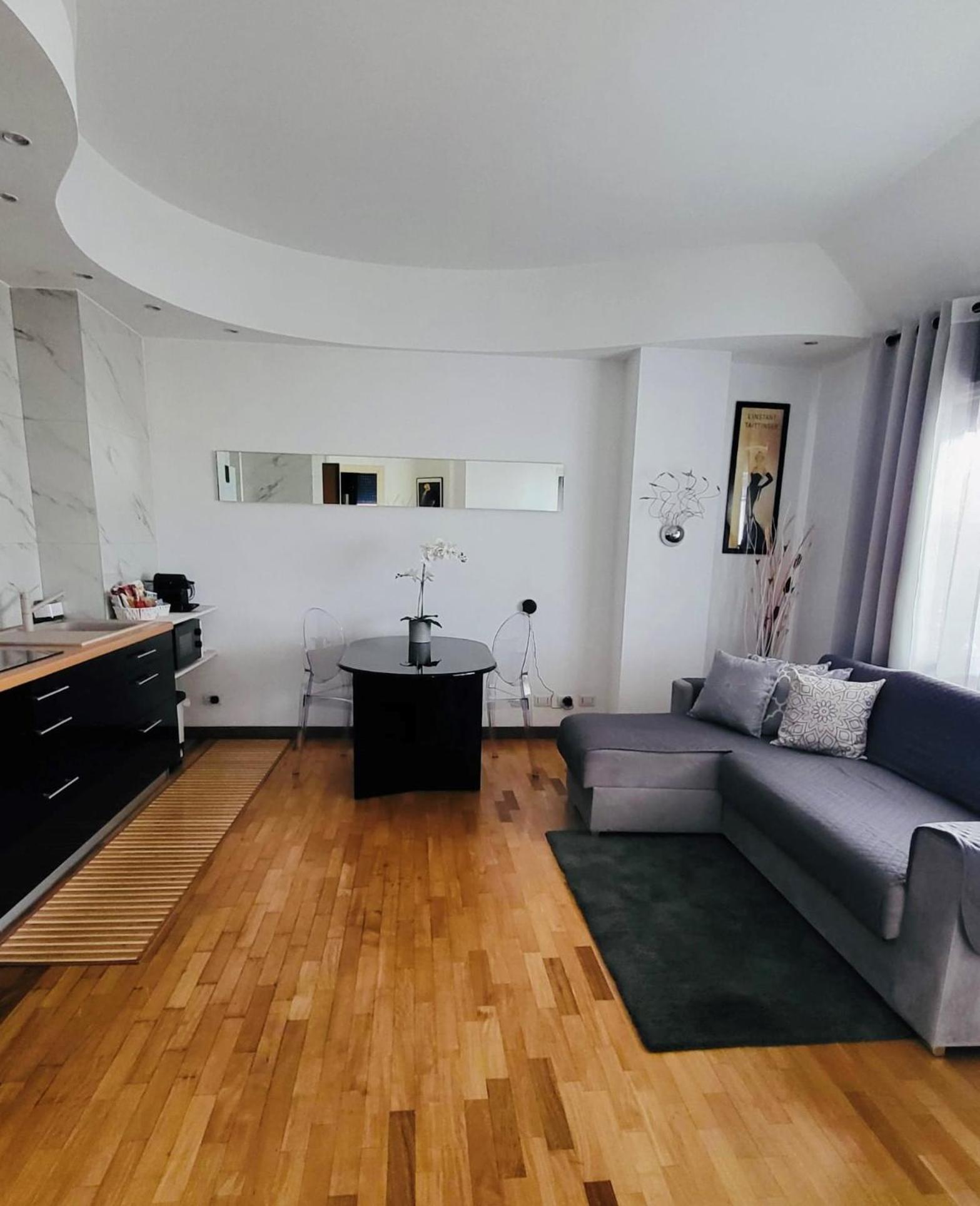 One-Bedroom Apartment