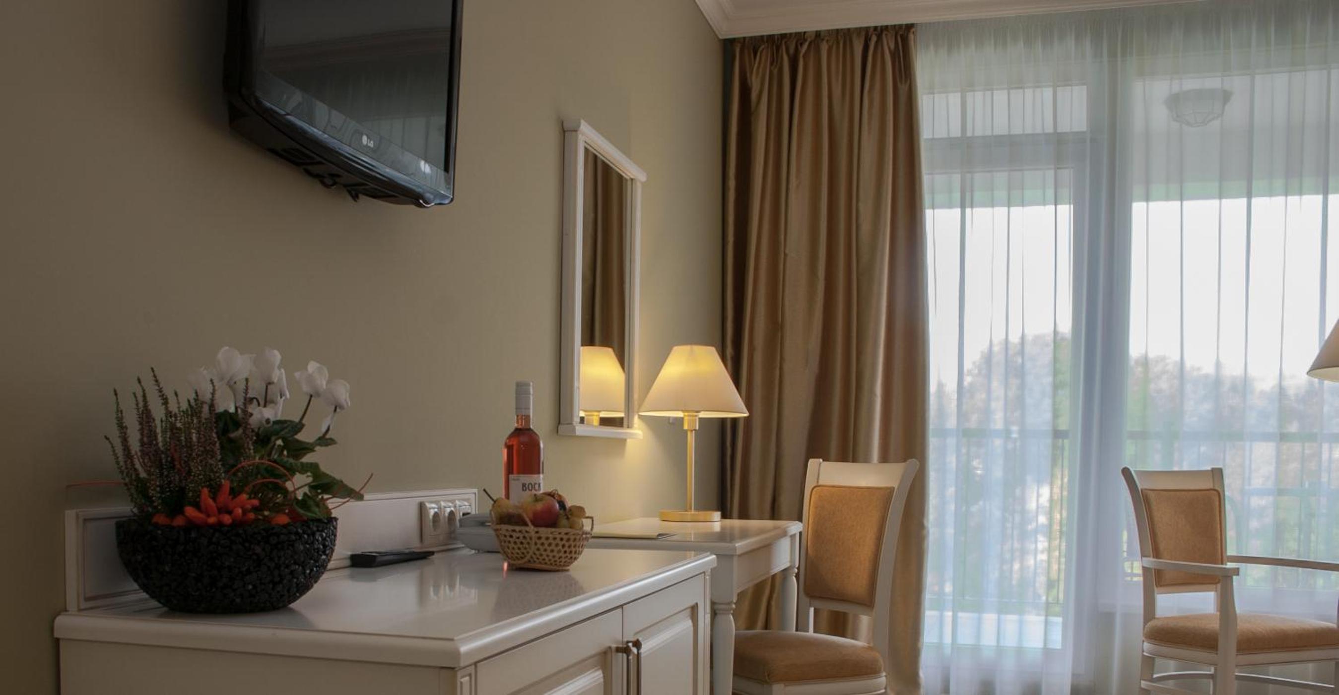Two-Bedroom Apartment - Photo 4