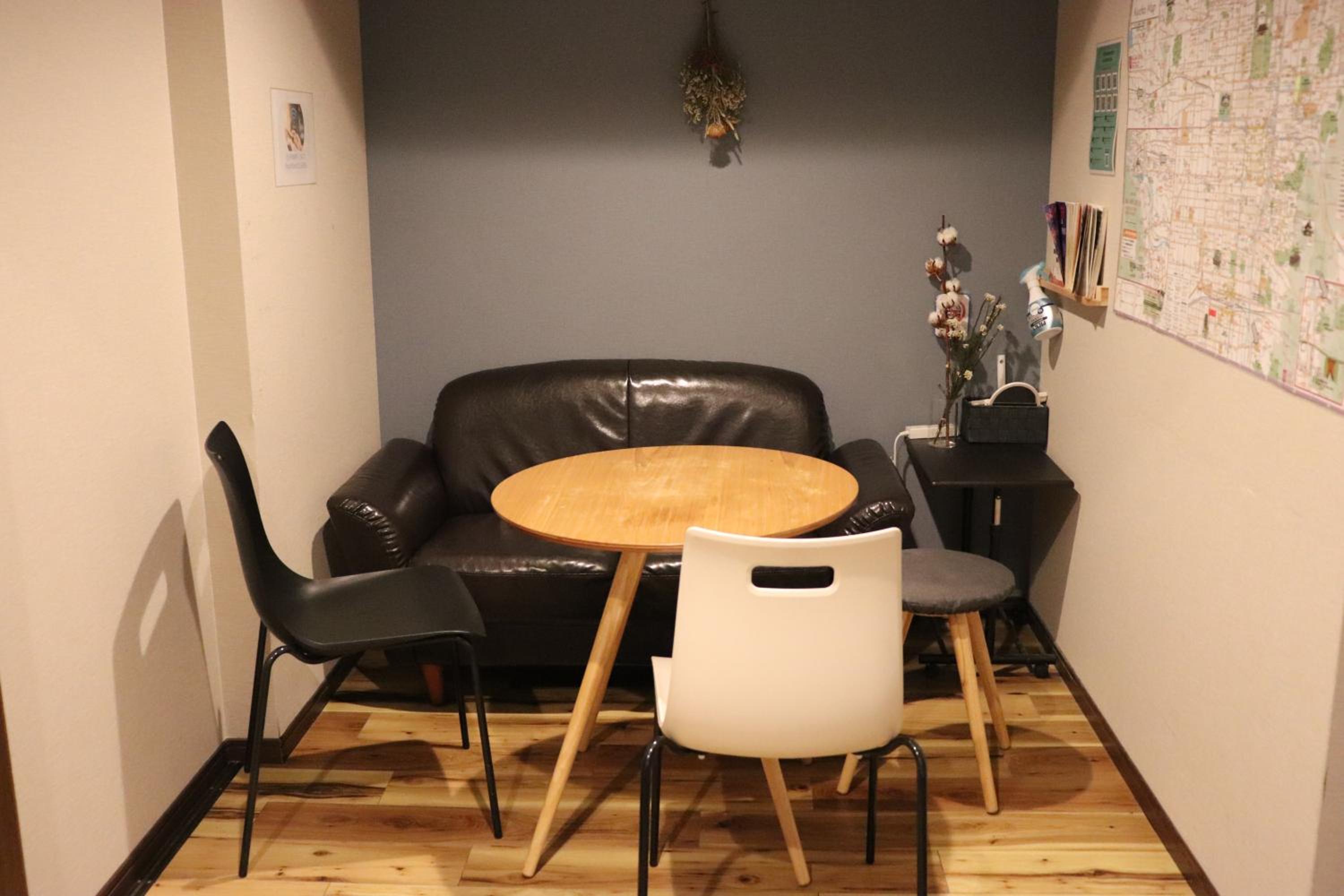 Two-Bedroom House - Photo 2