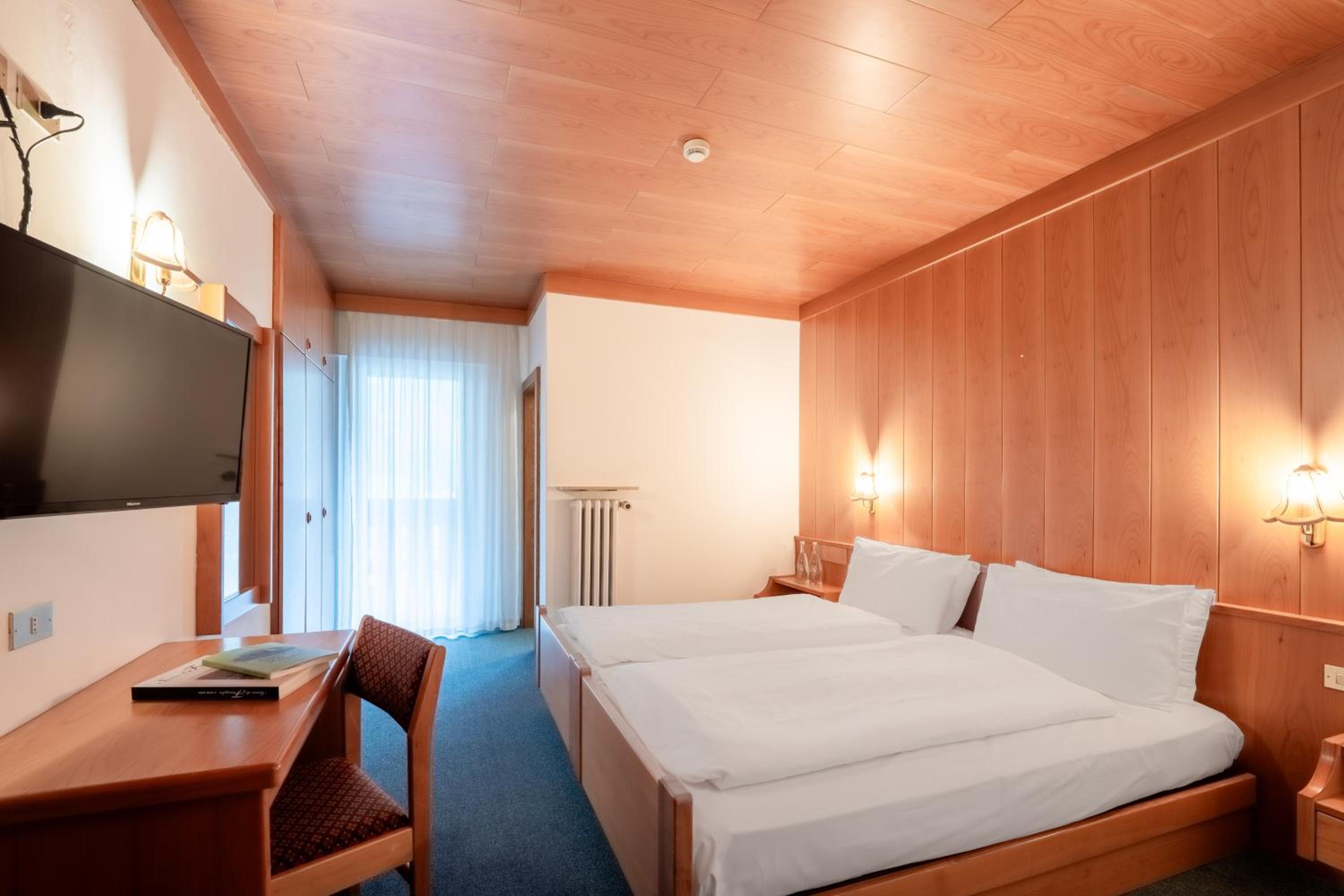 Standard Double or Twin Room photo 1