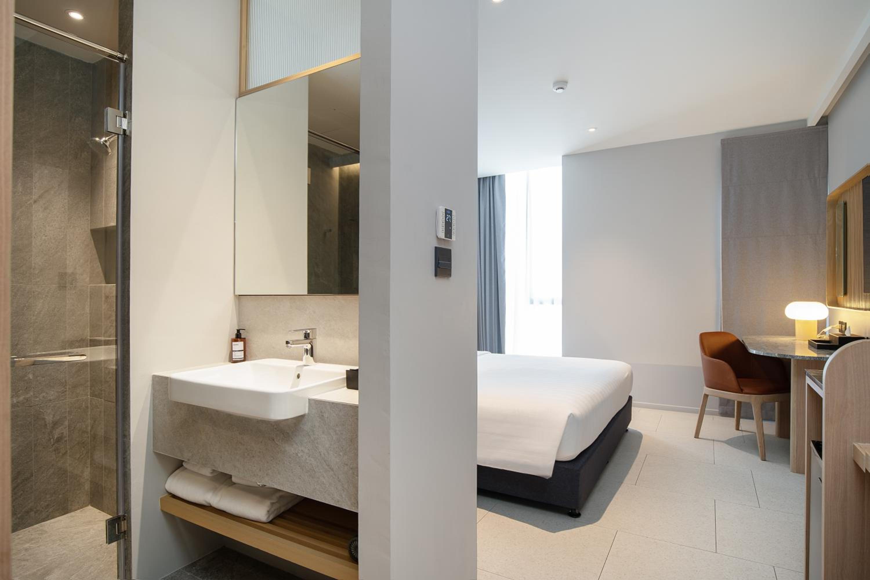 Deluxe King Room photo 3