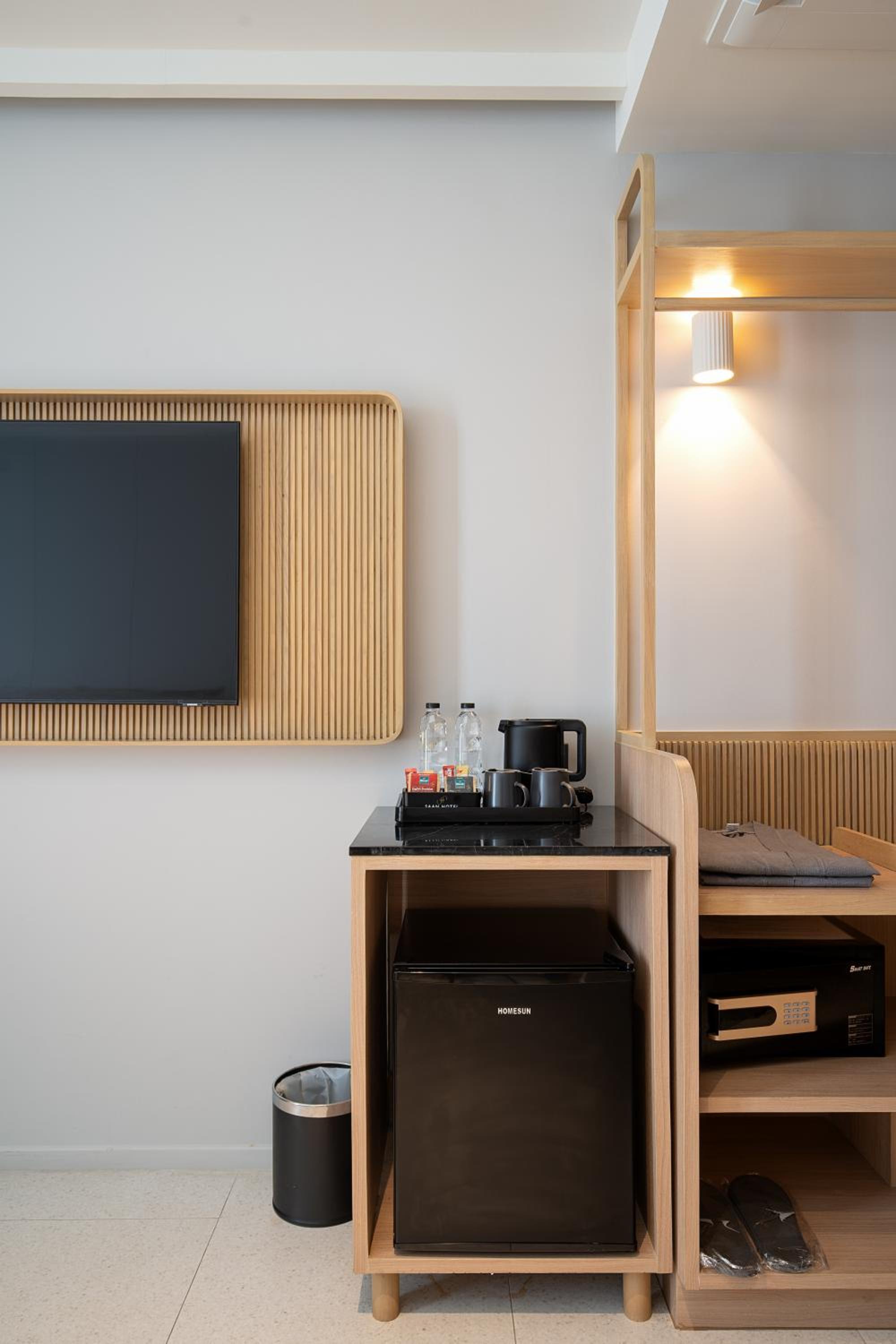 Deluxe King Room photo 2