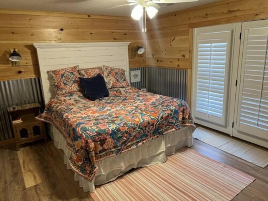 Three-Bedroom House photo 3