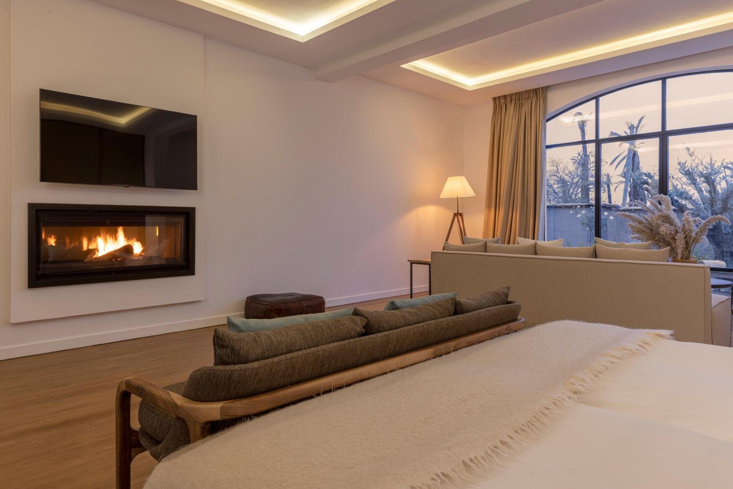Superior King Suite - Photo 25
