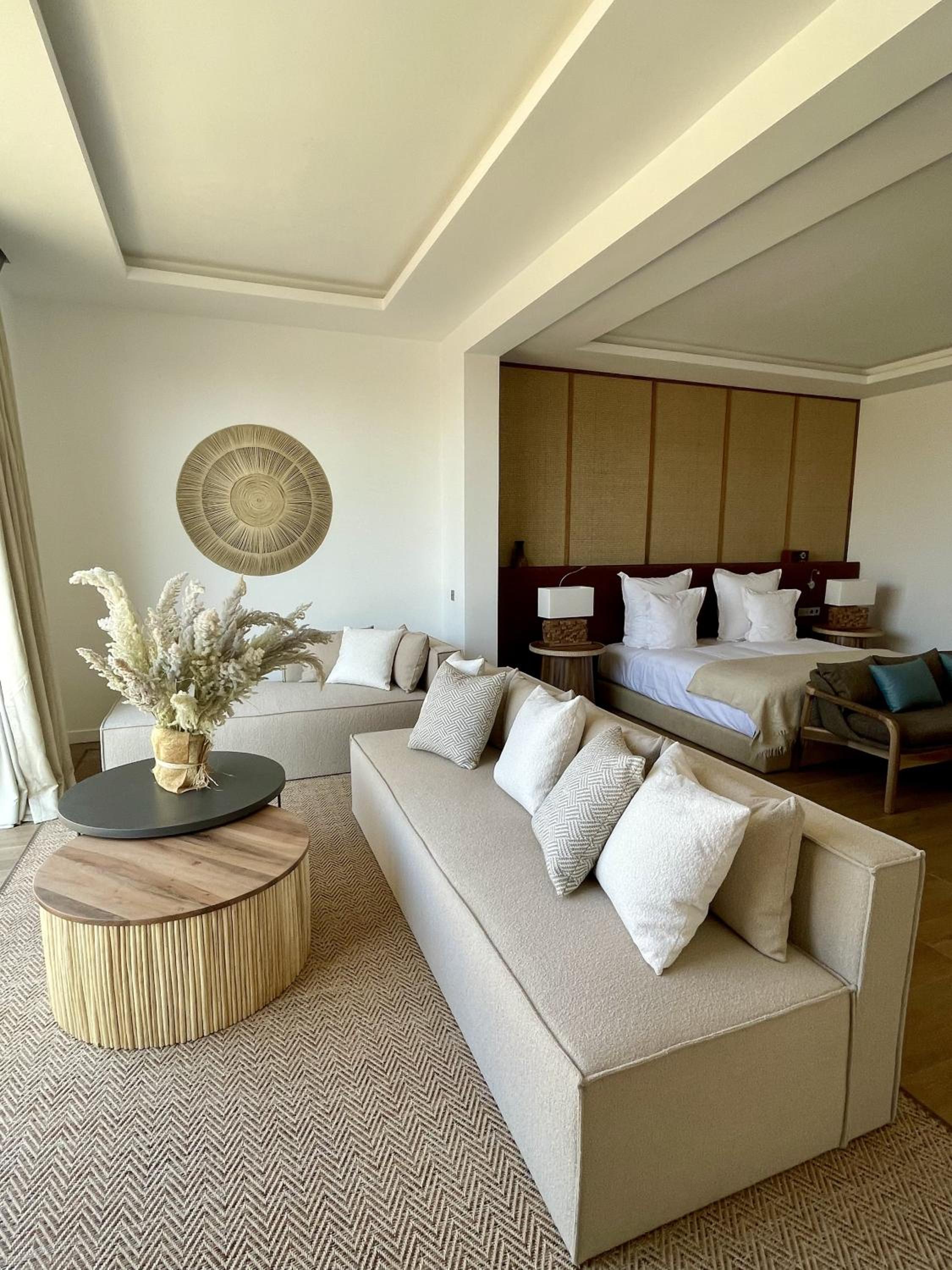 Superior King Suite - Photo 14