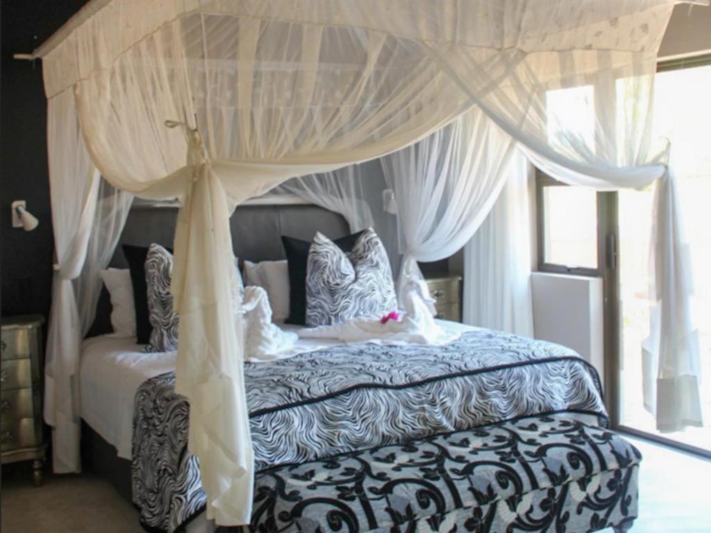 Honeymoon Cabin
