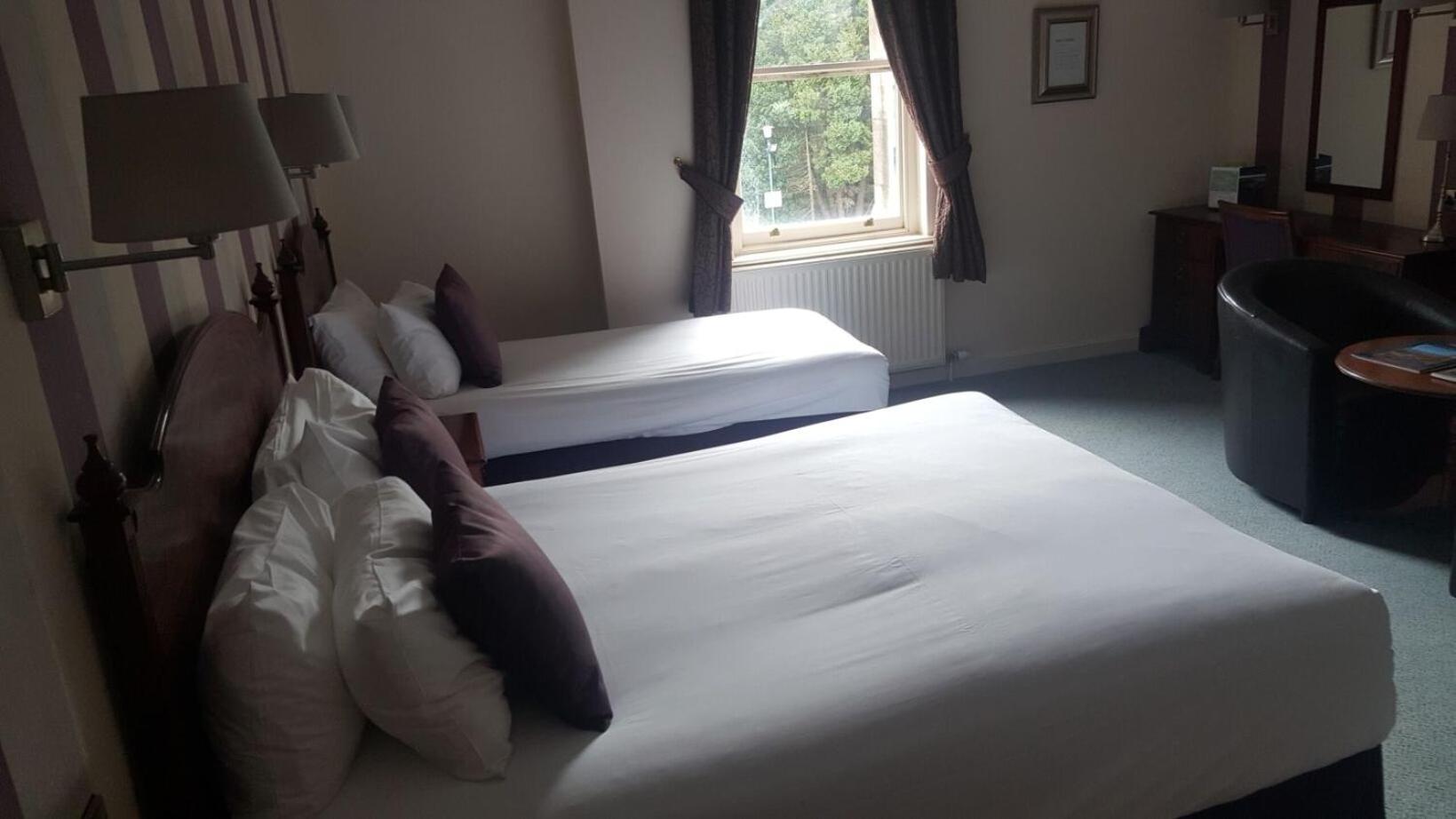 Standard King Room photo 3