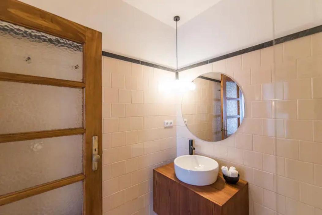 Studio Apartment - Photo 16