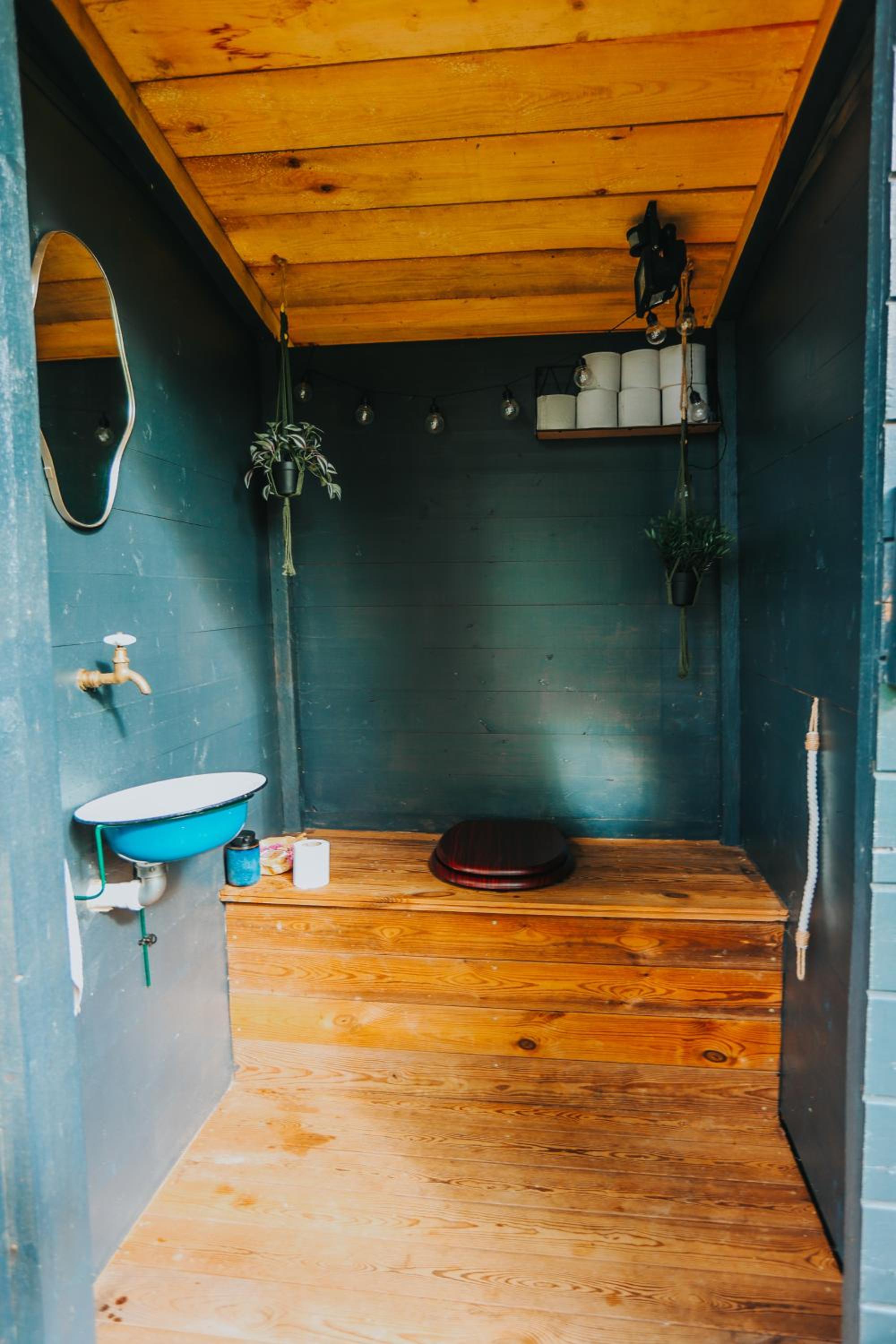 One-Bedroom House - Photo 4