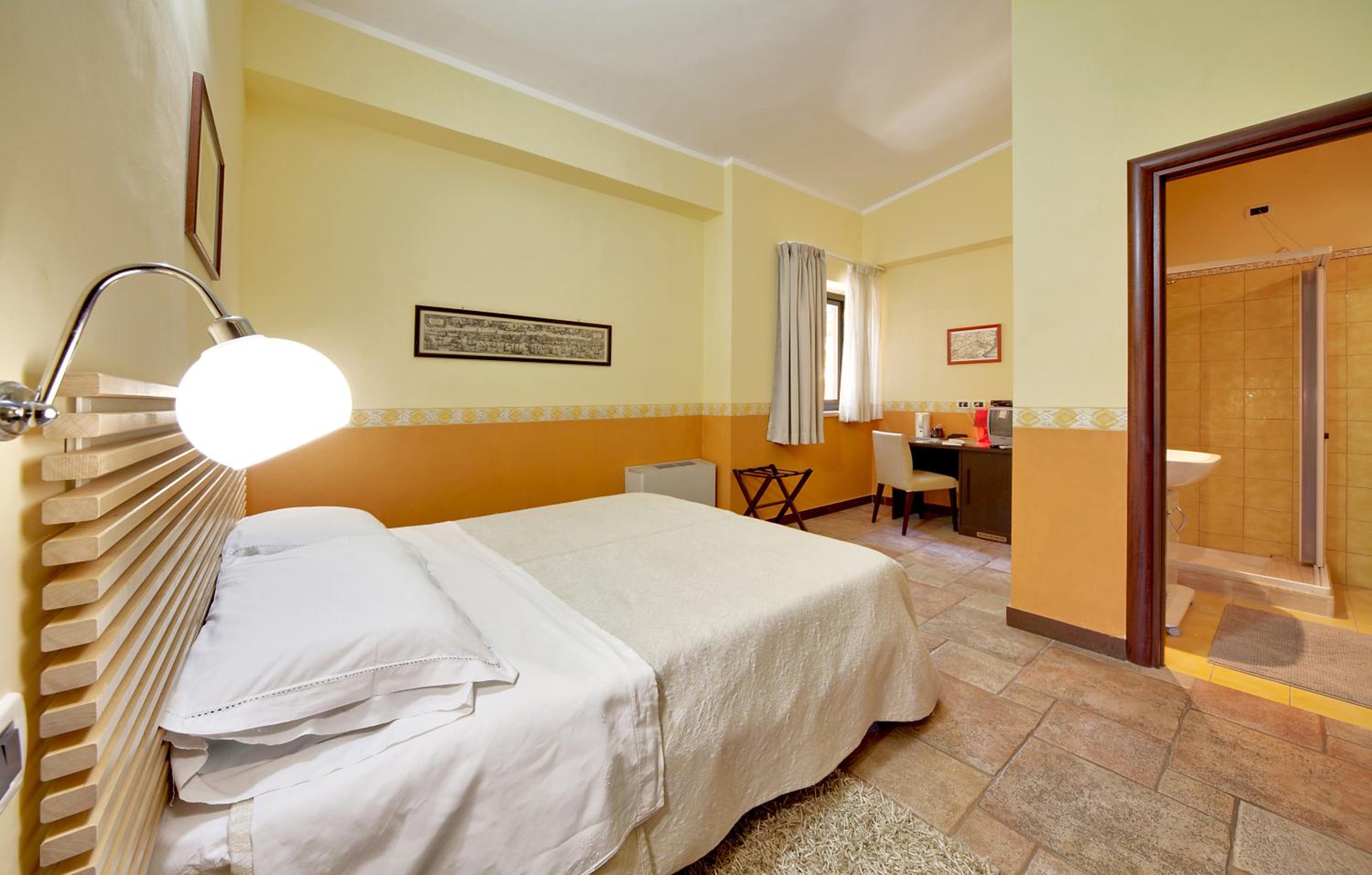 Double or Twin Room - Photo 1