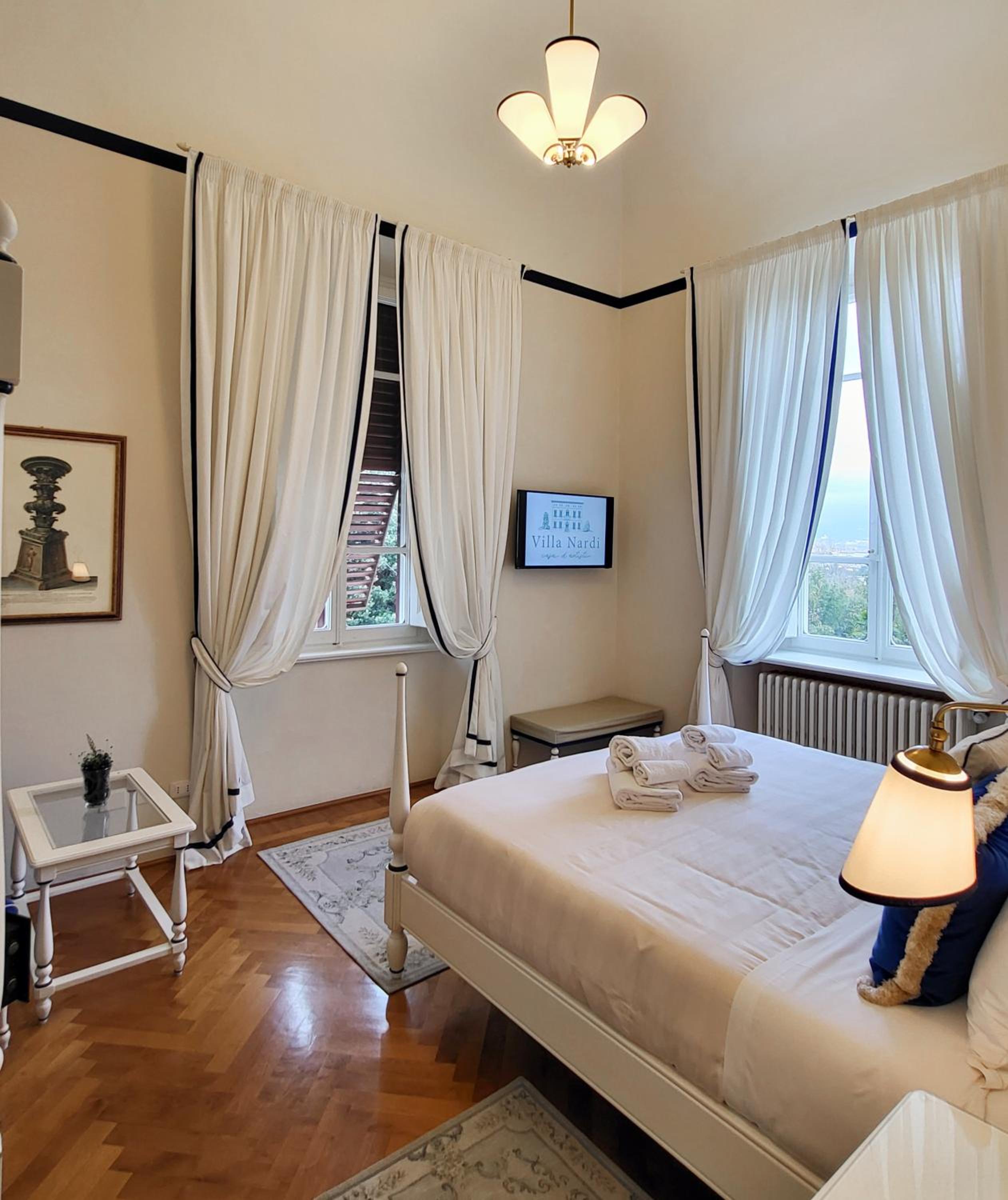 Deluxe Room with City View photo 1