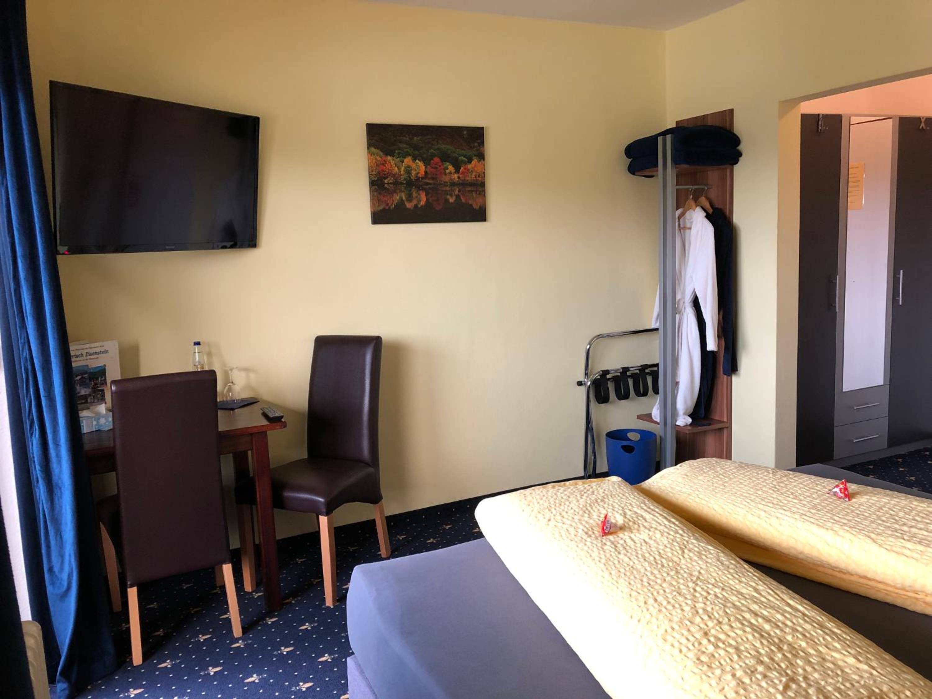 Deluxe Double Room with Shower photo 1