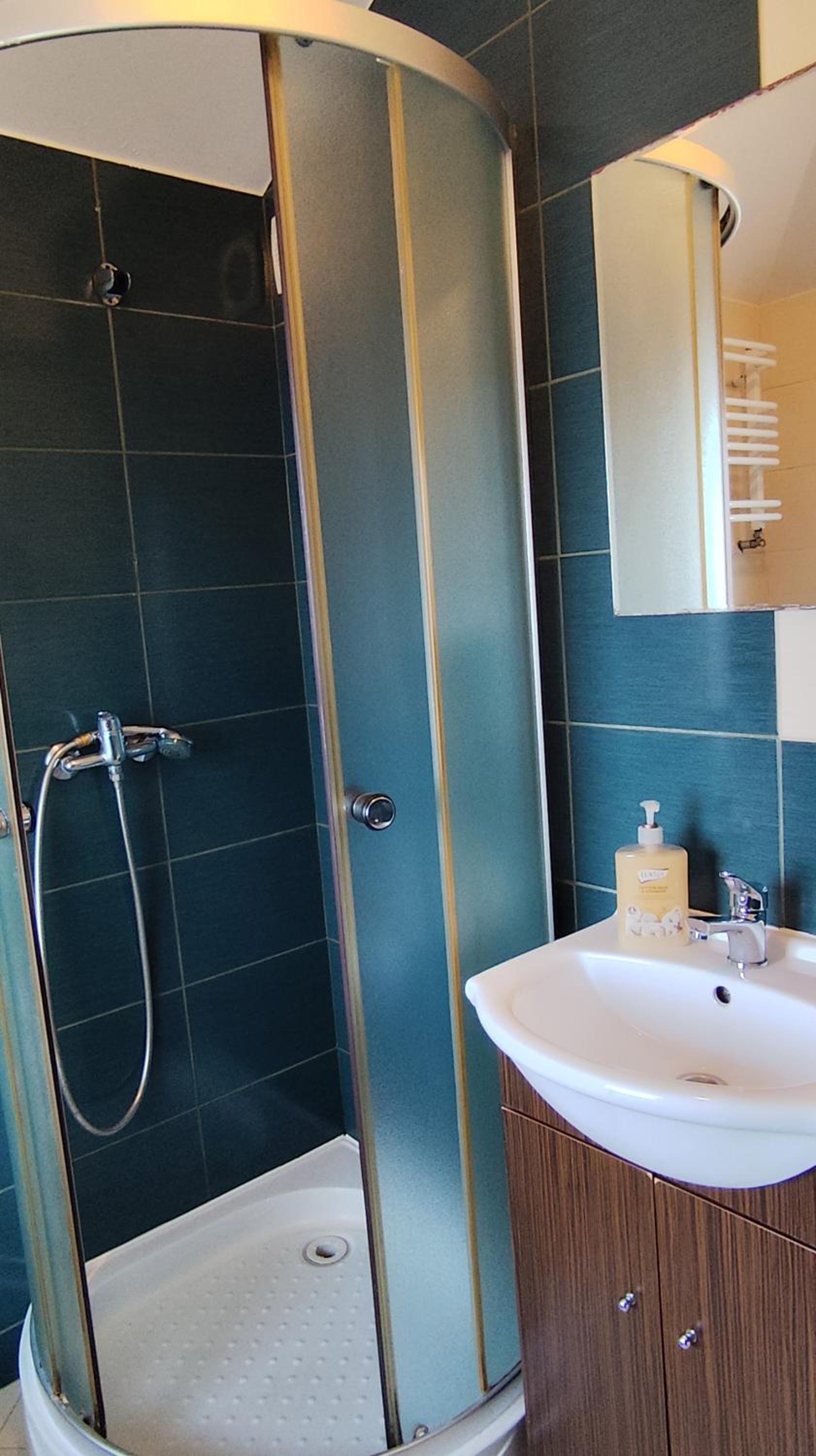 Standard Quadruple Room - Photo 7
