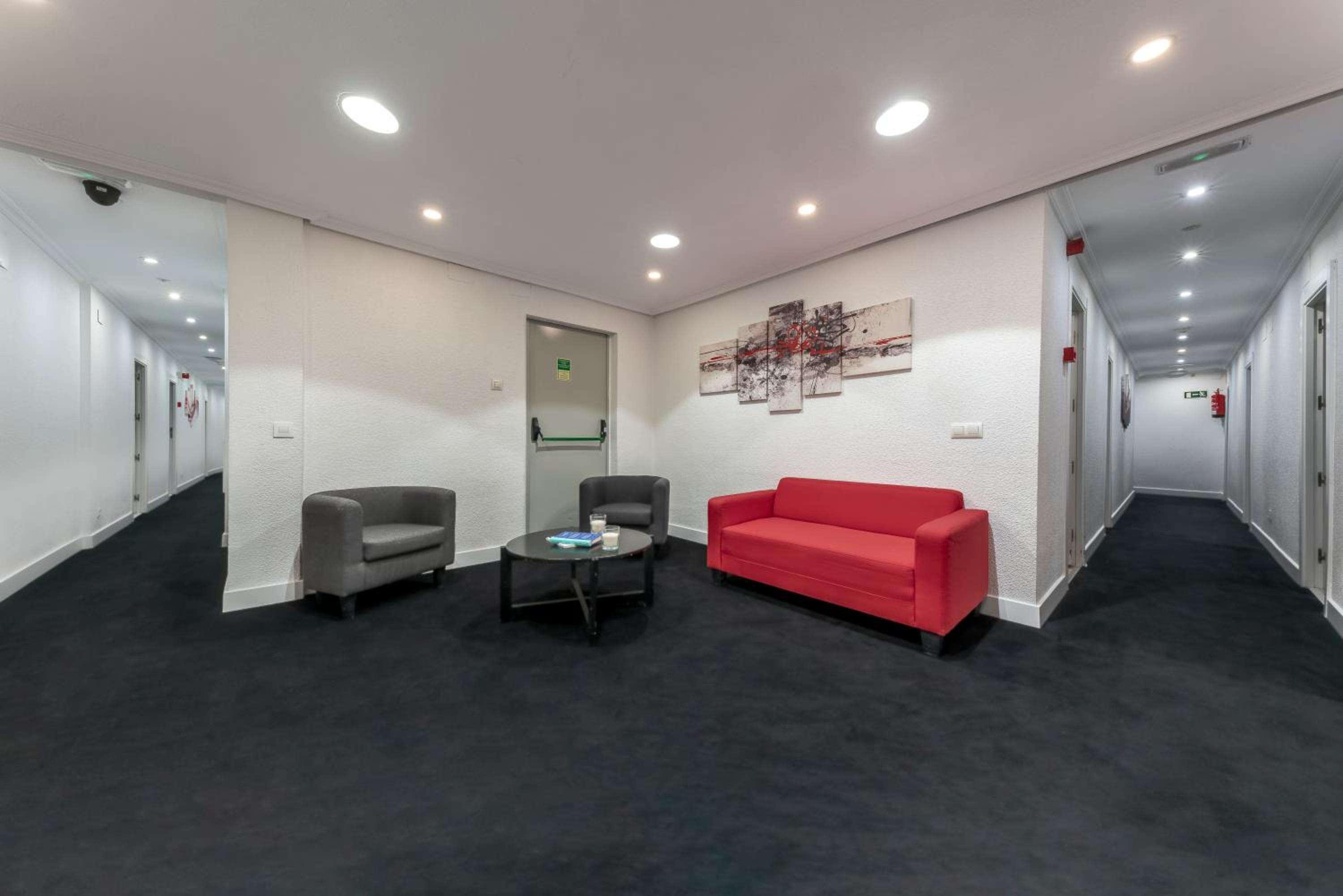 Double Room - Photo 3