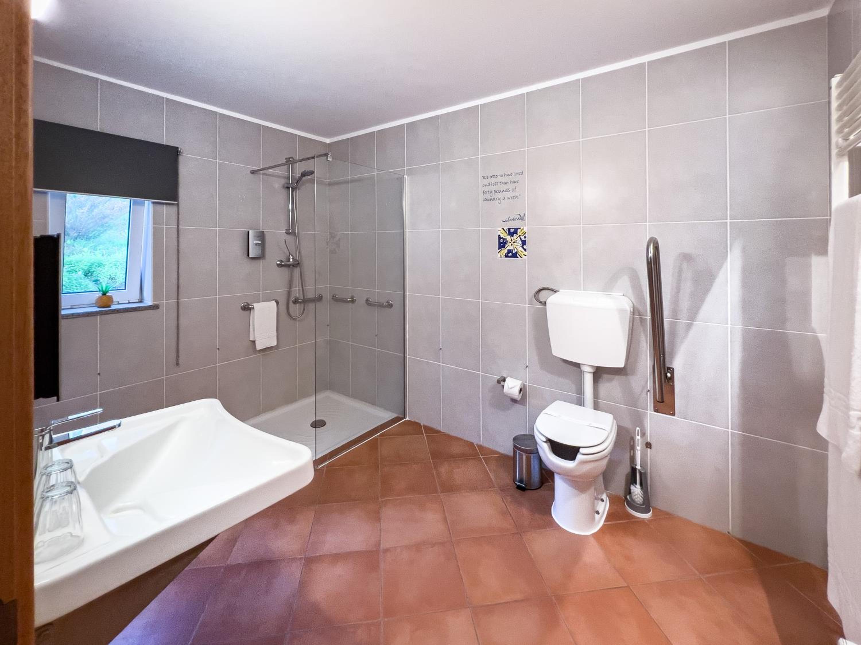 Economy Double or Twin Room photo 2