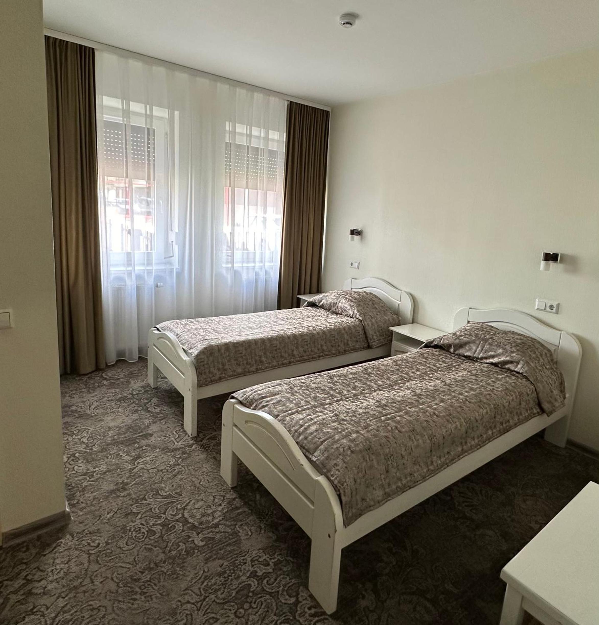 Twin Room with Shower