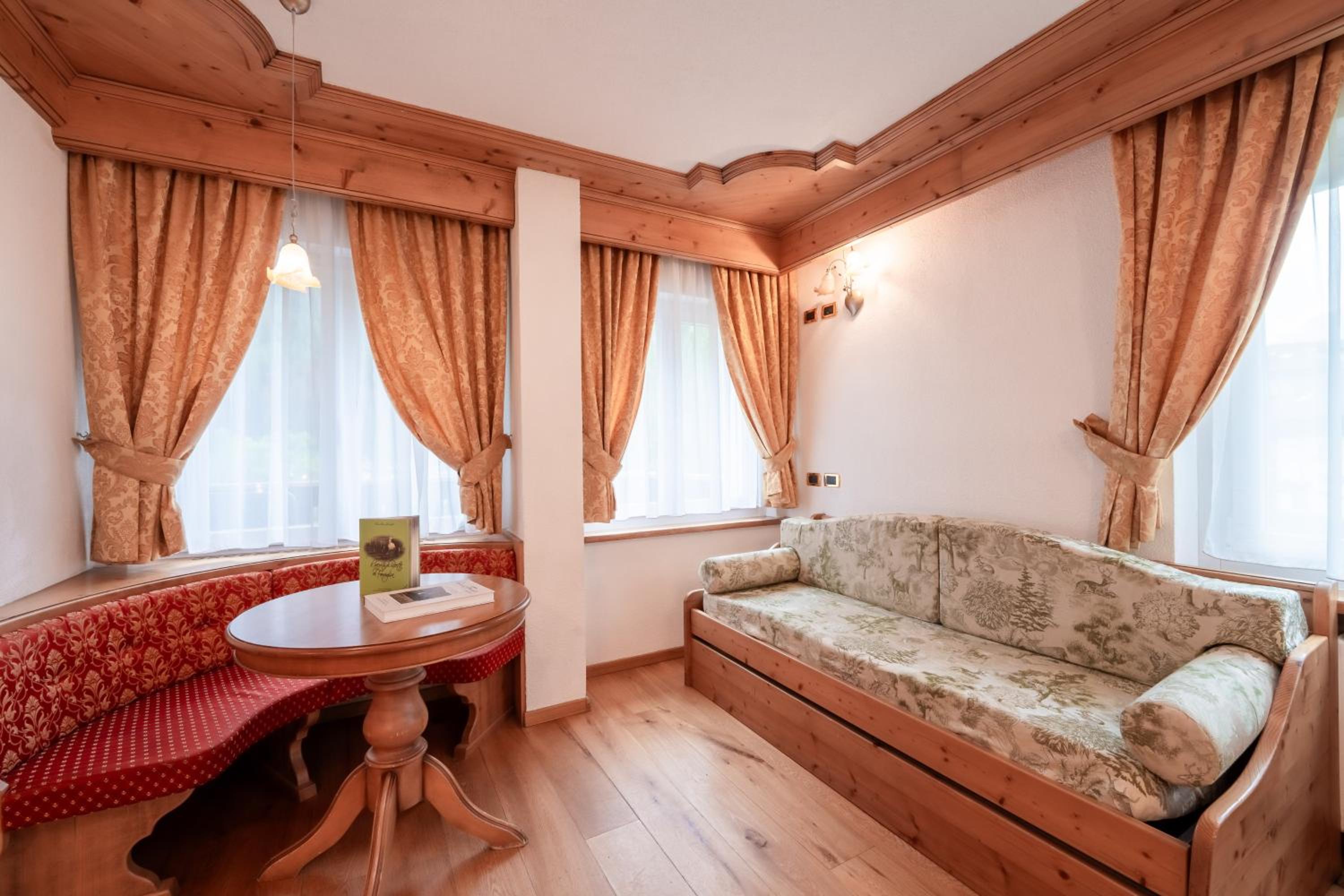 Deluxe Double Room photo 3