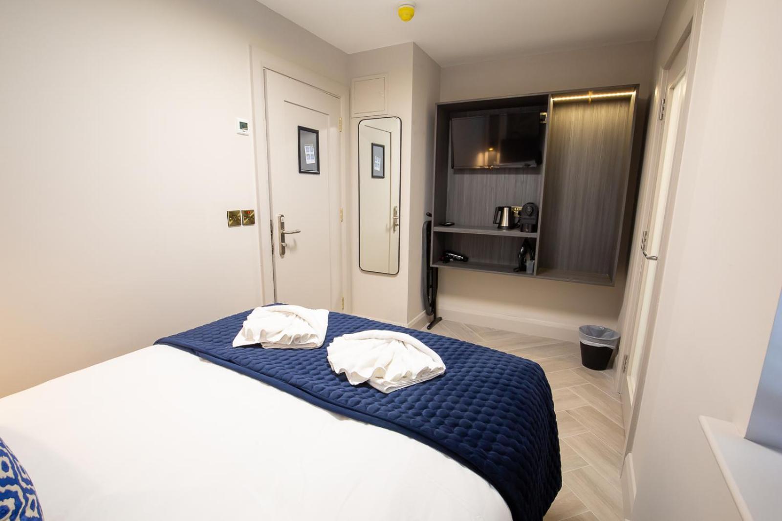 Small Double Room - Photo 3